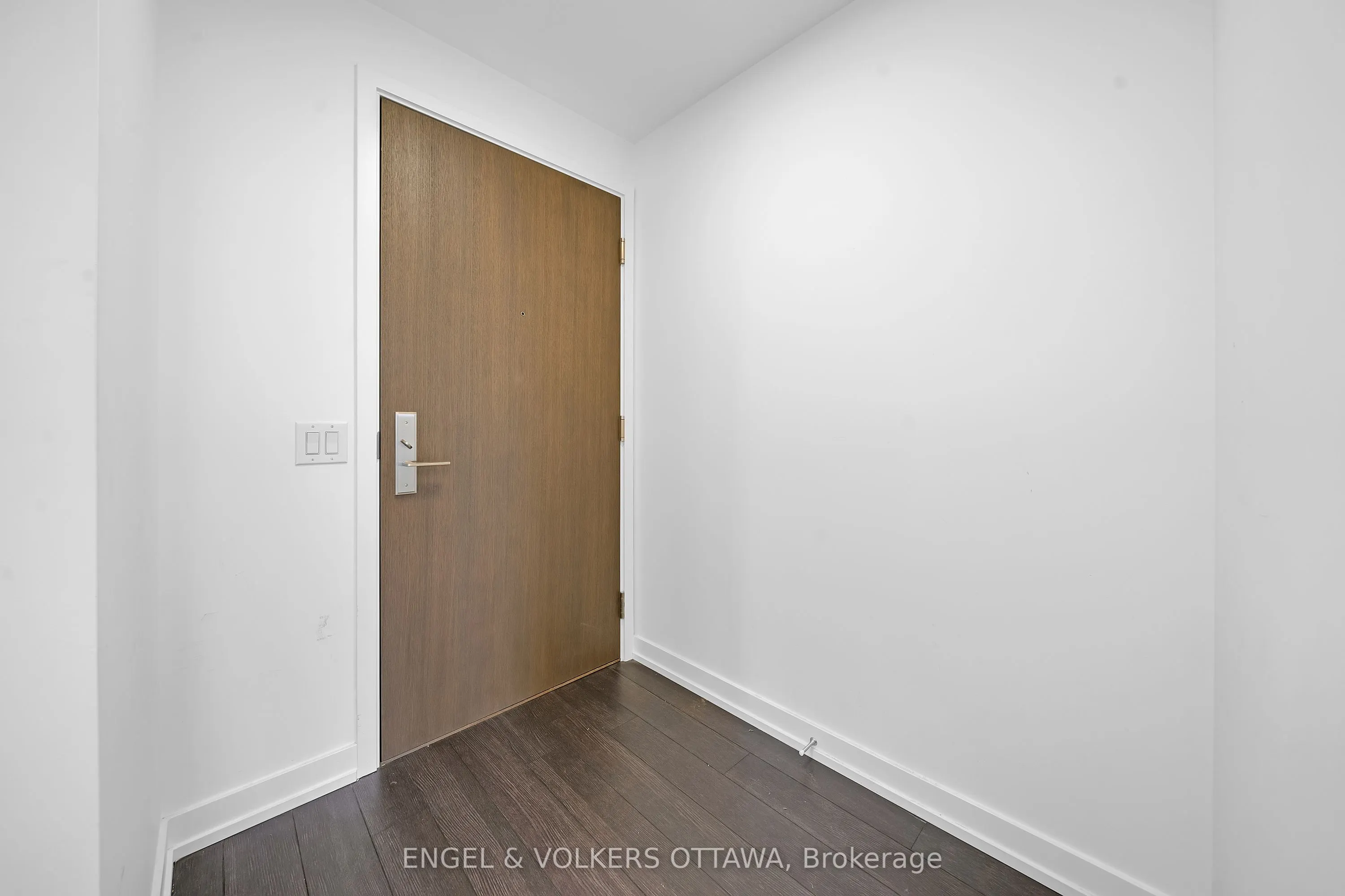39 Roehampton Avenue, #2509