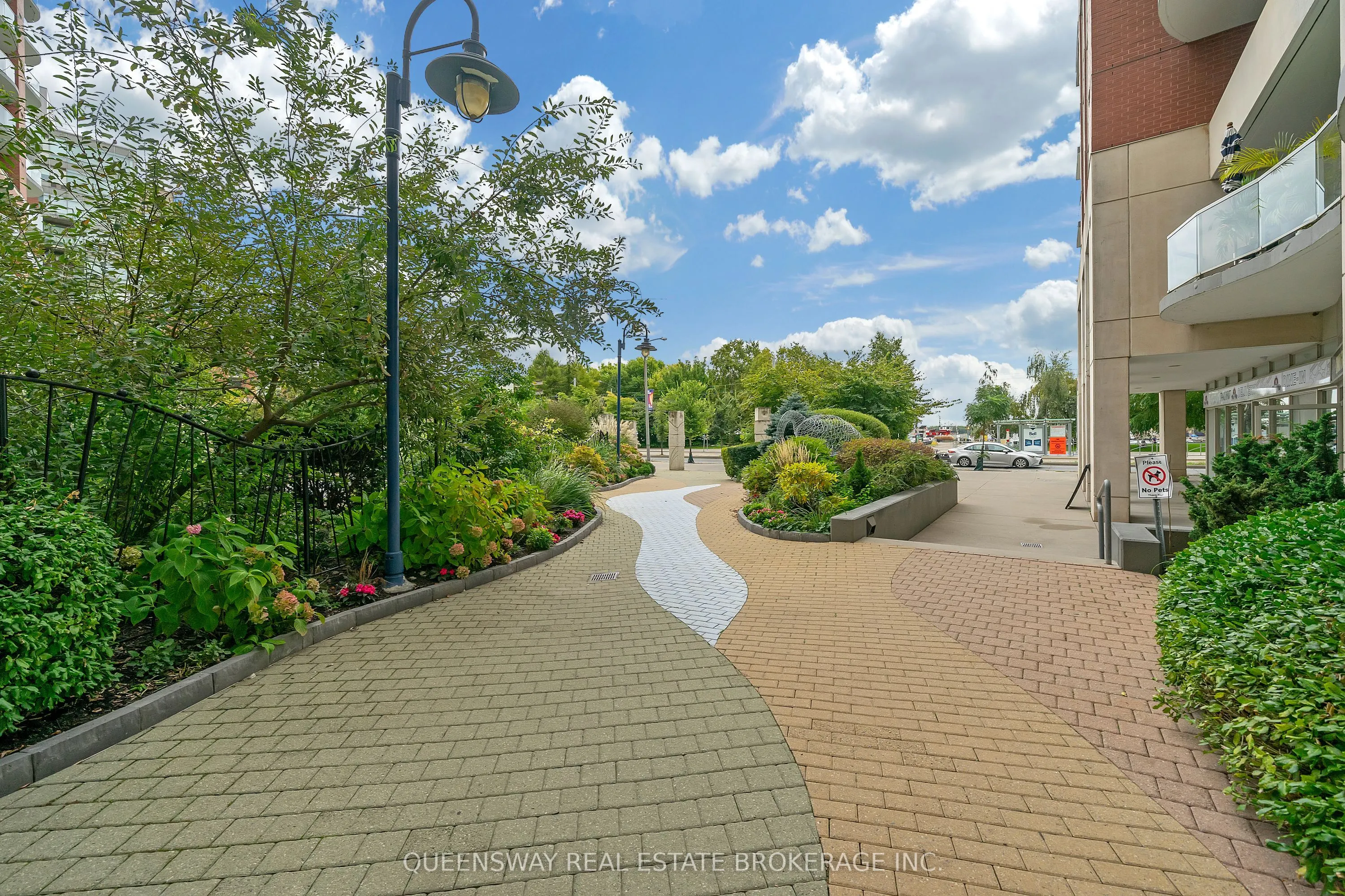 550 Queens Quay W, #429