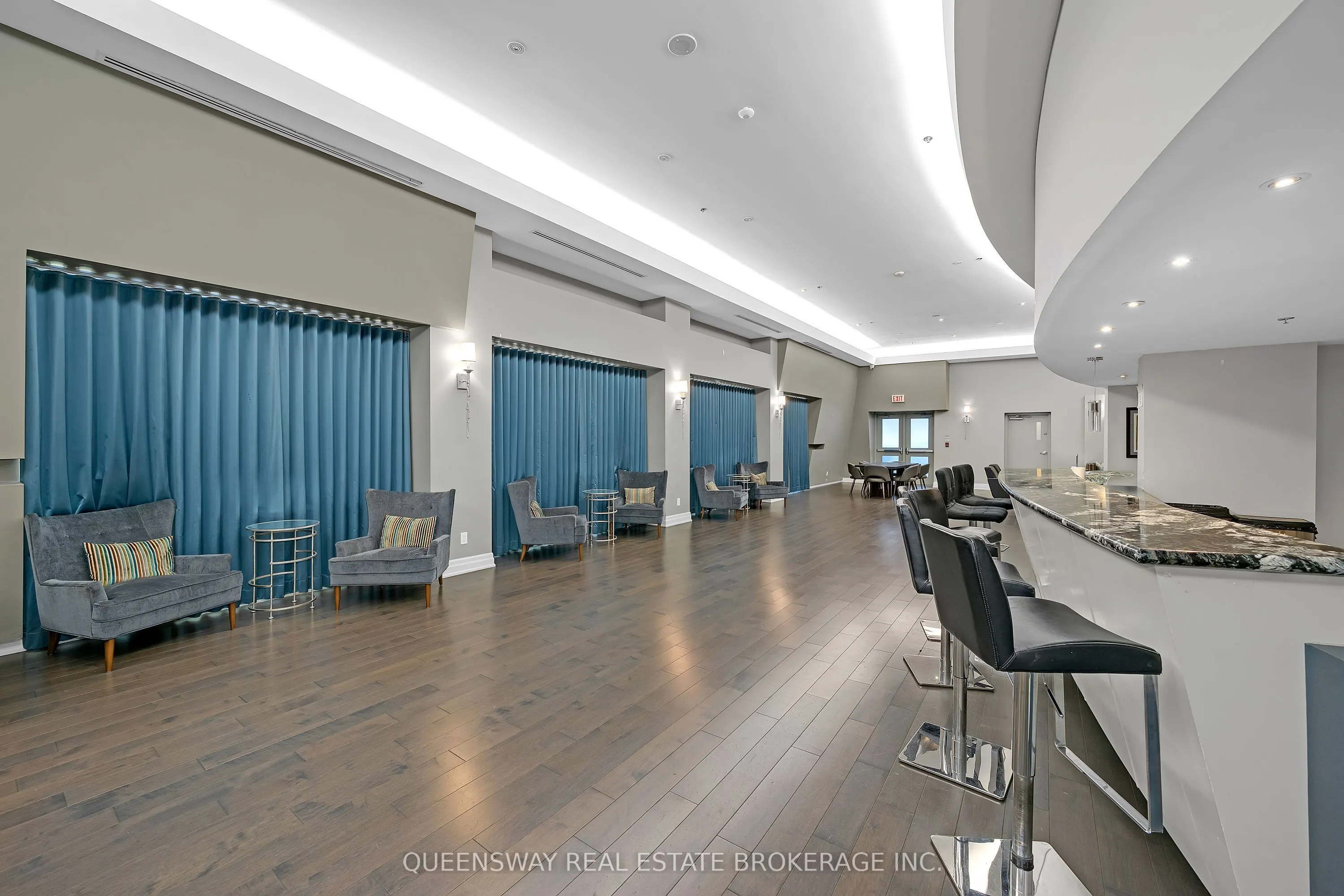 550 Queens Quay W, #429