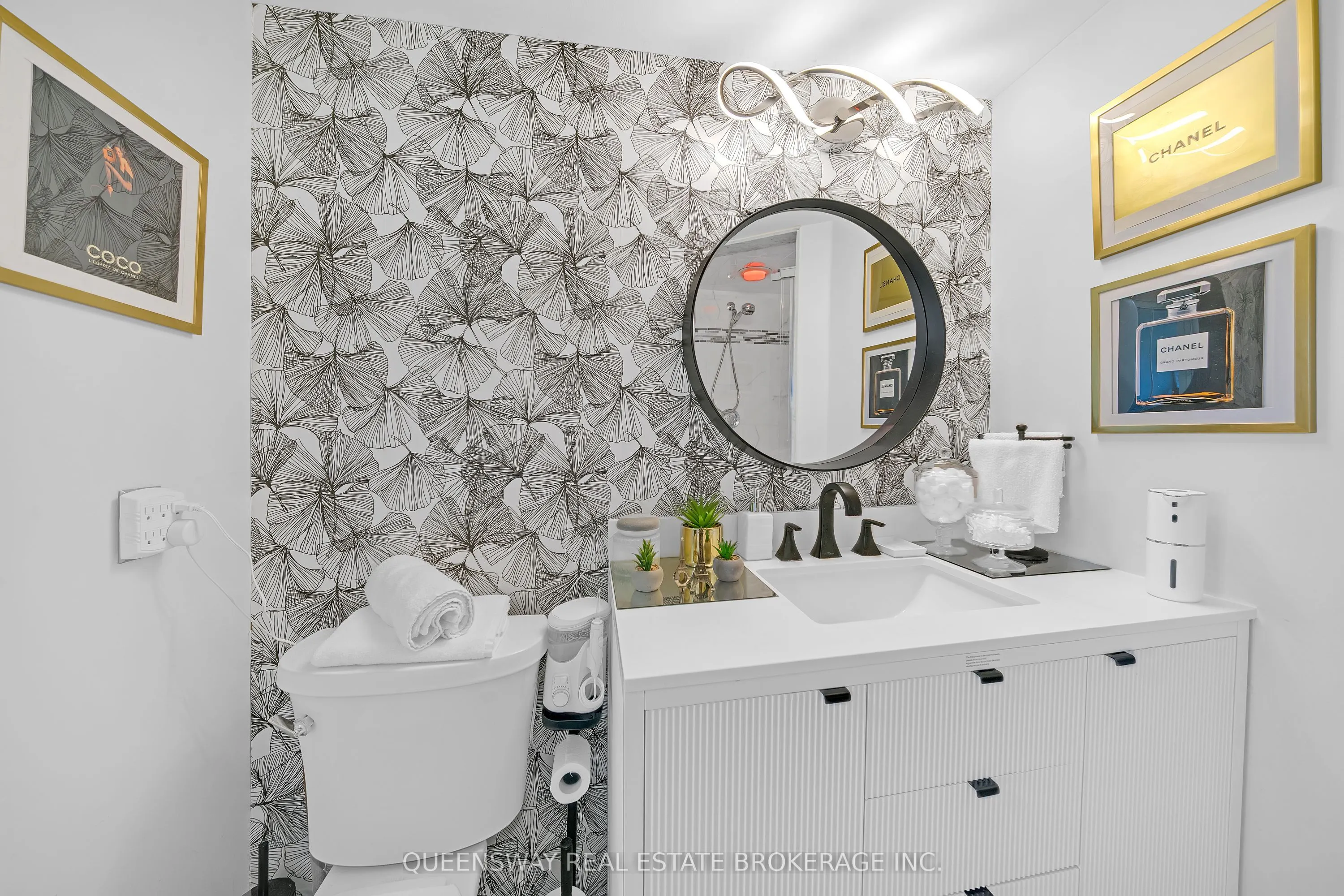 550 Queens Quay W, #429
