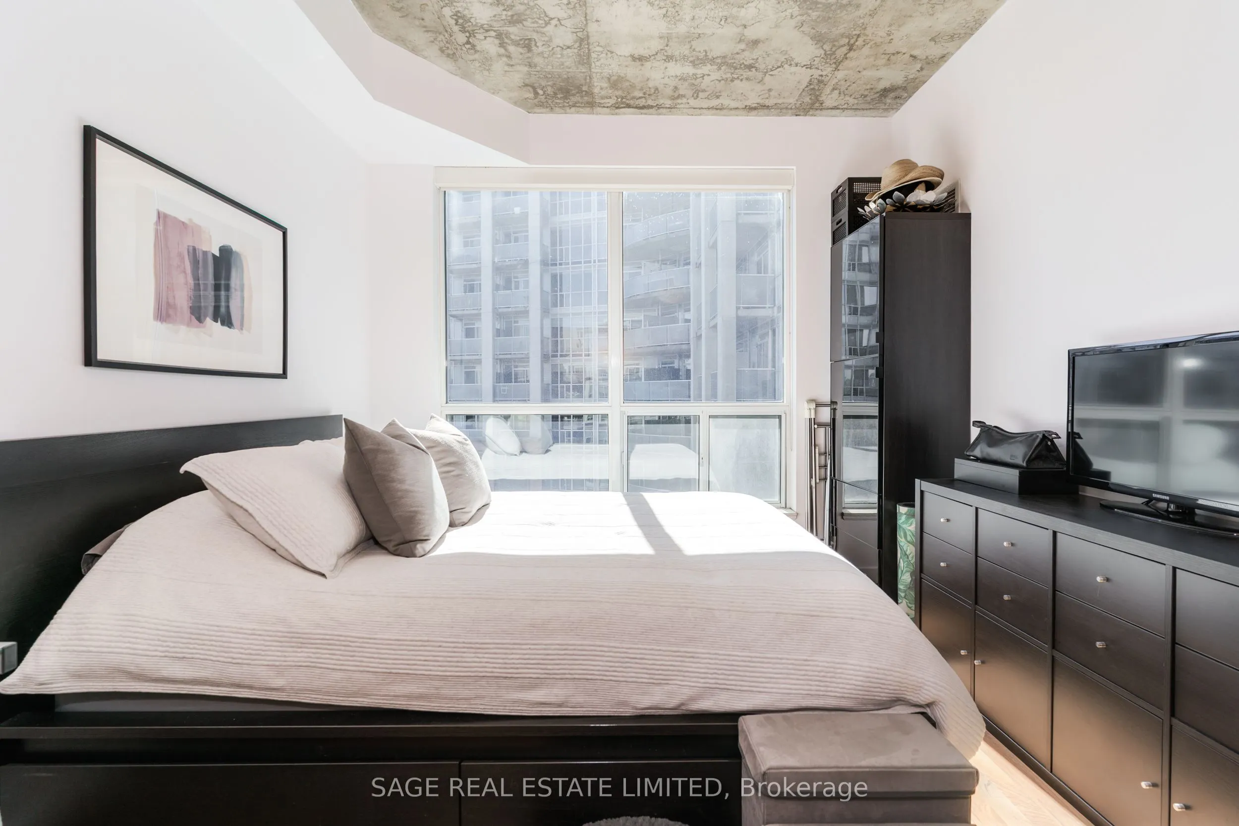 1005 King Street W, #804