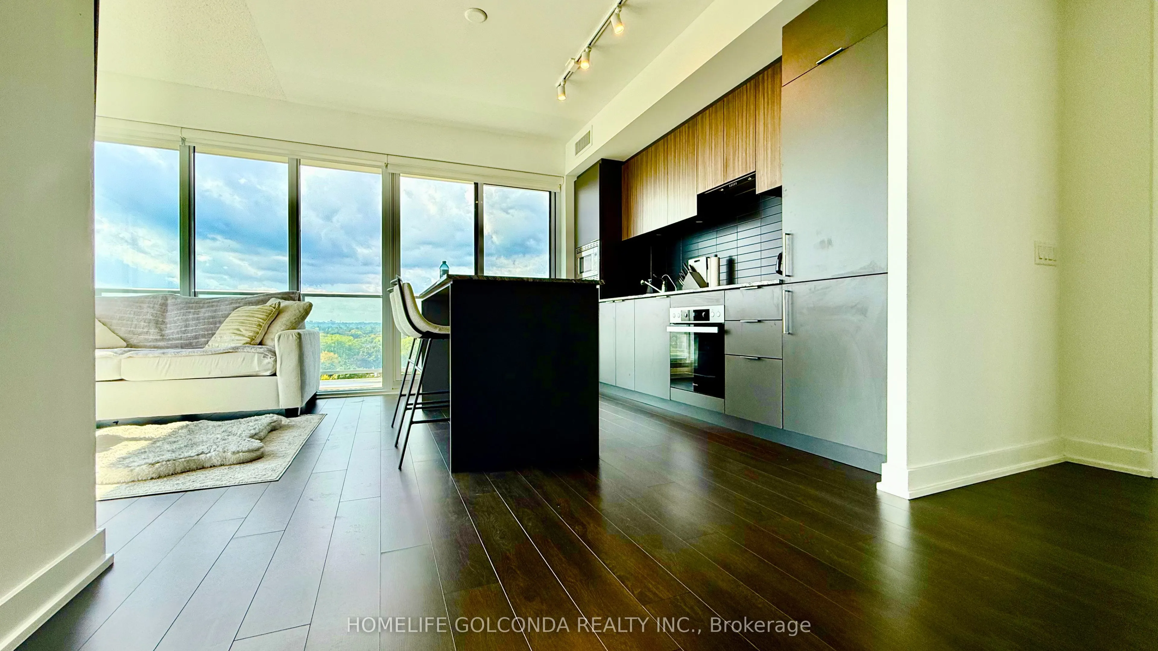 20 O'Neill Road, #733