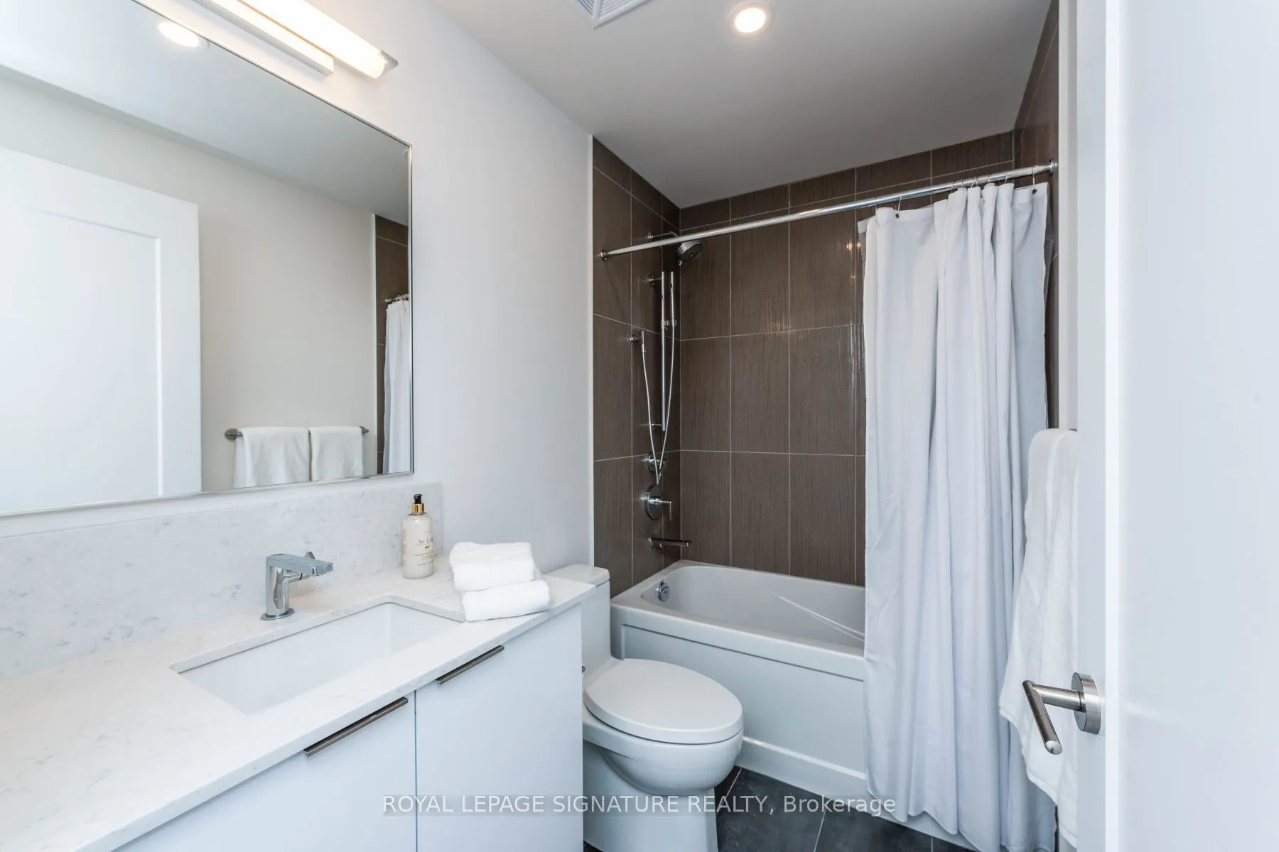 28 Freeland Street, #5306