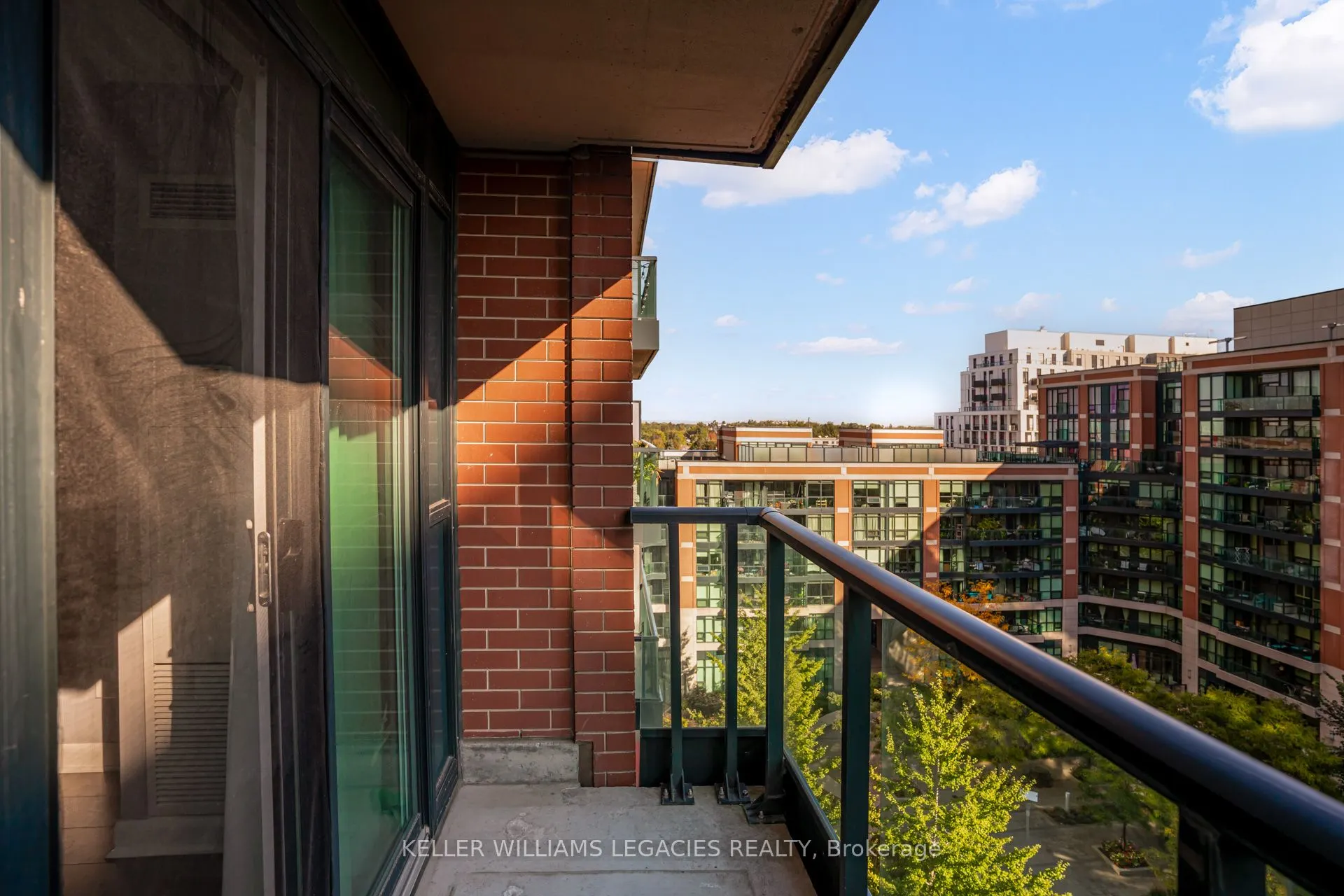 525 Wilson Avenue, #842