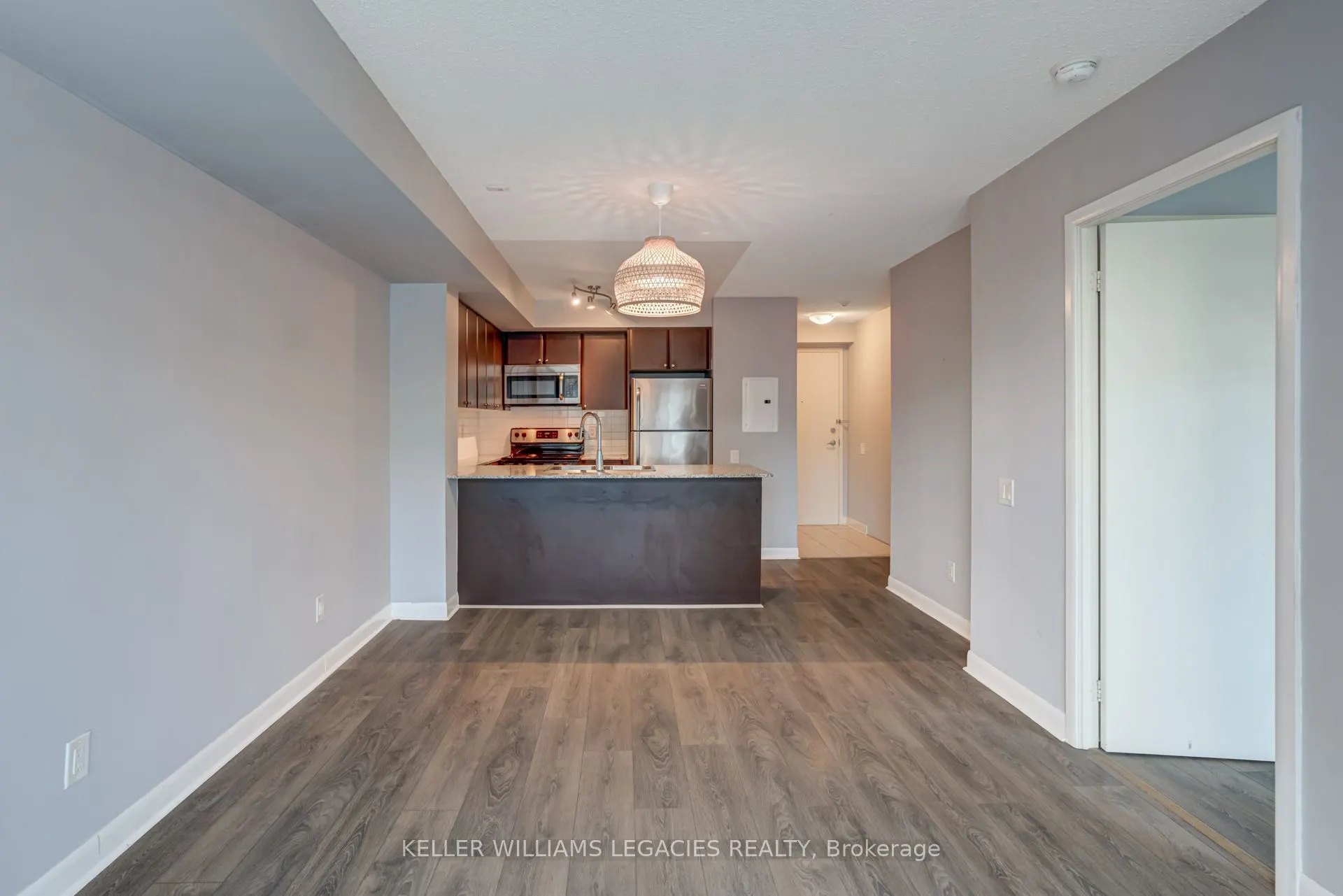 525 Wilson Avenue, #842