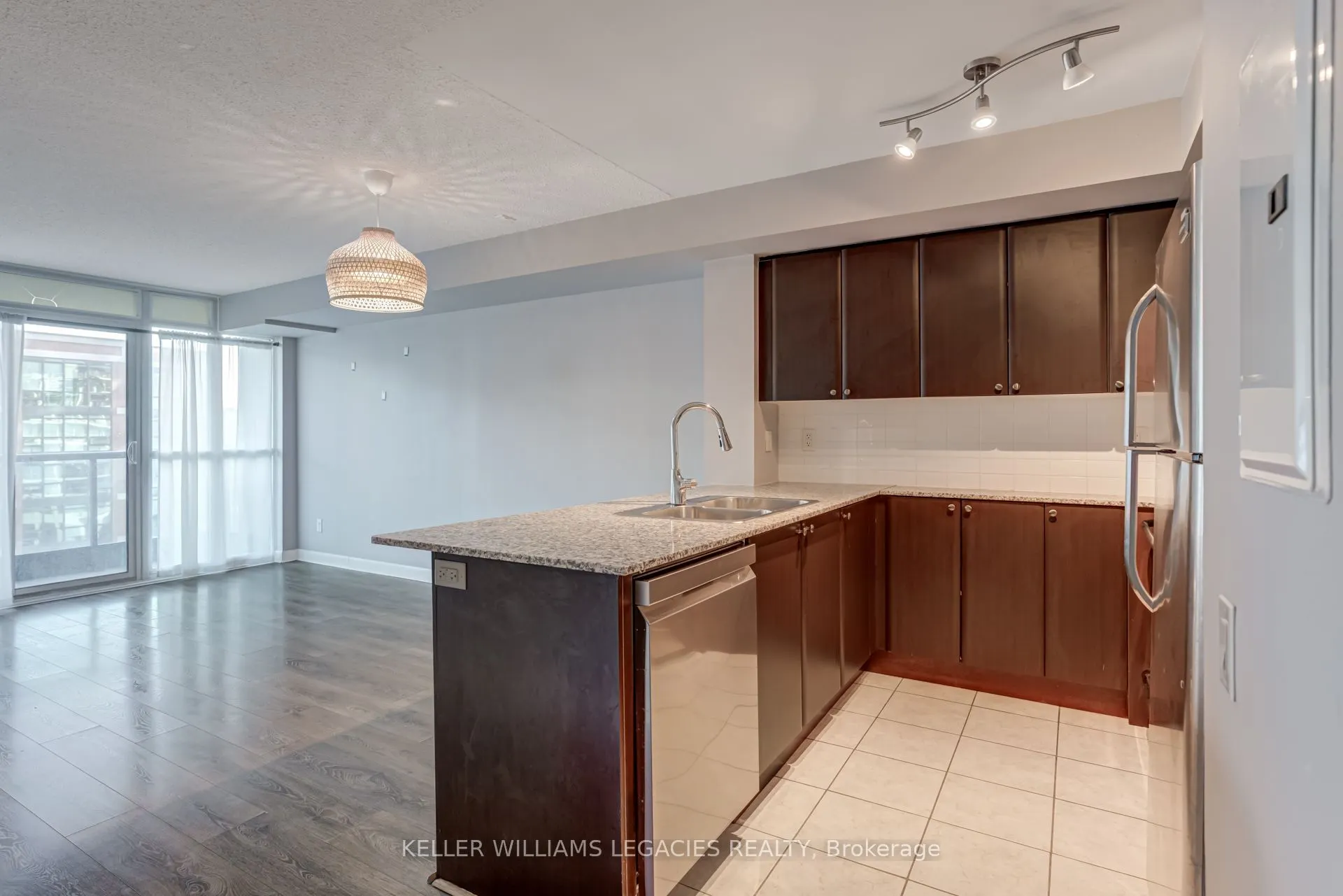 525 Wilson Avenue, #842
