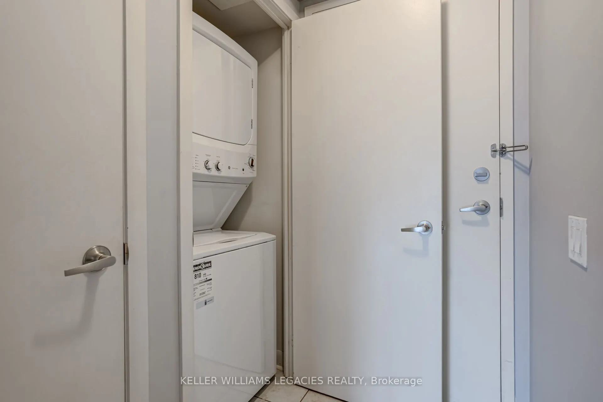 525 Wilson Avenue, #842
