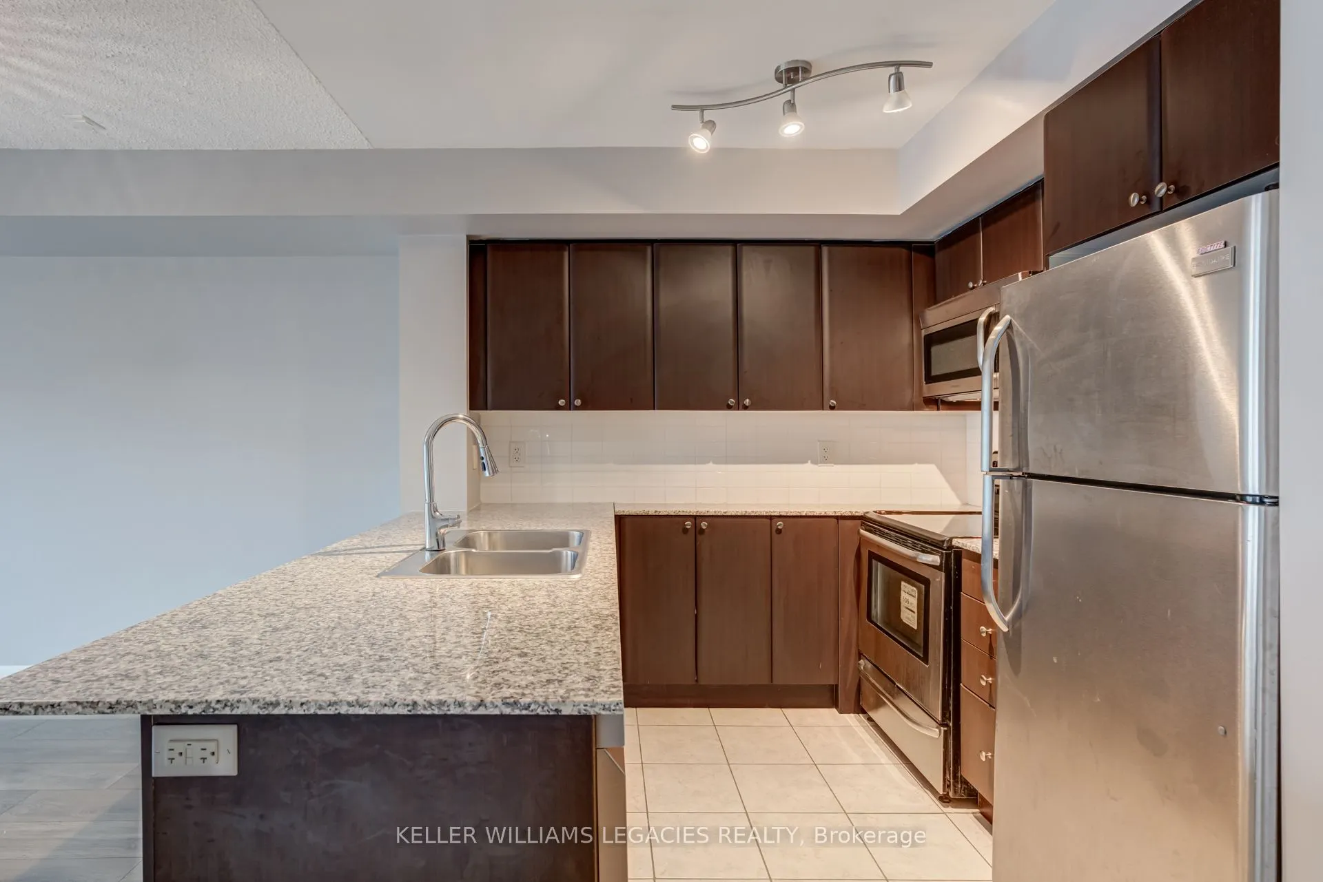 525 Wilson Avenue, #842