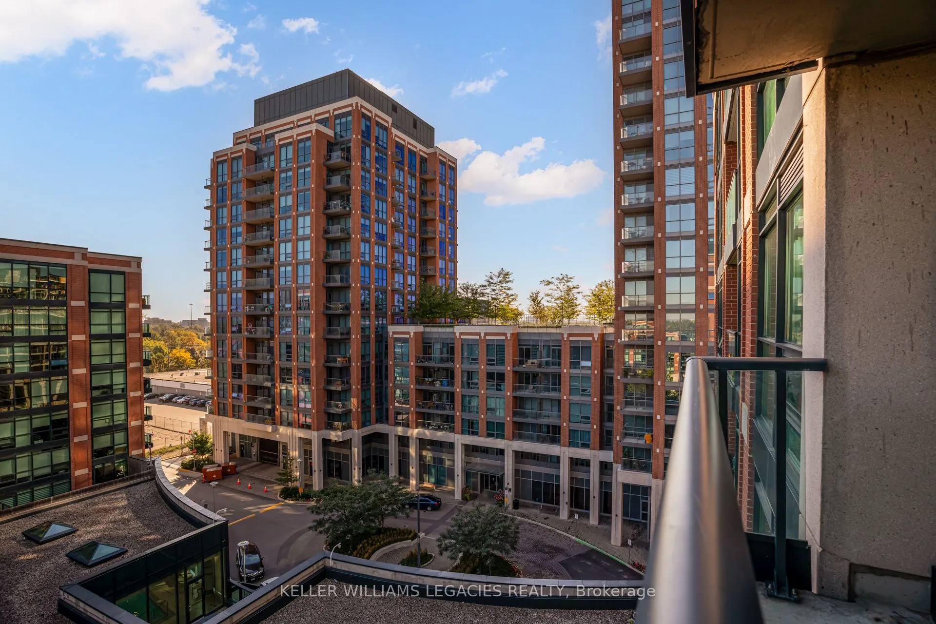 525 Wilson Avenue, #842