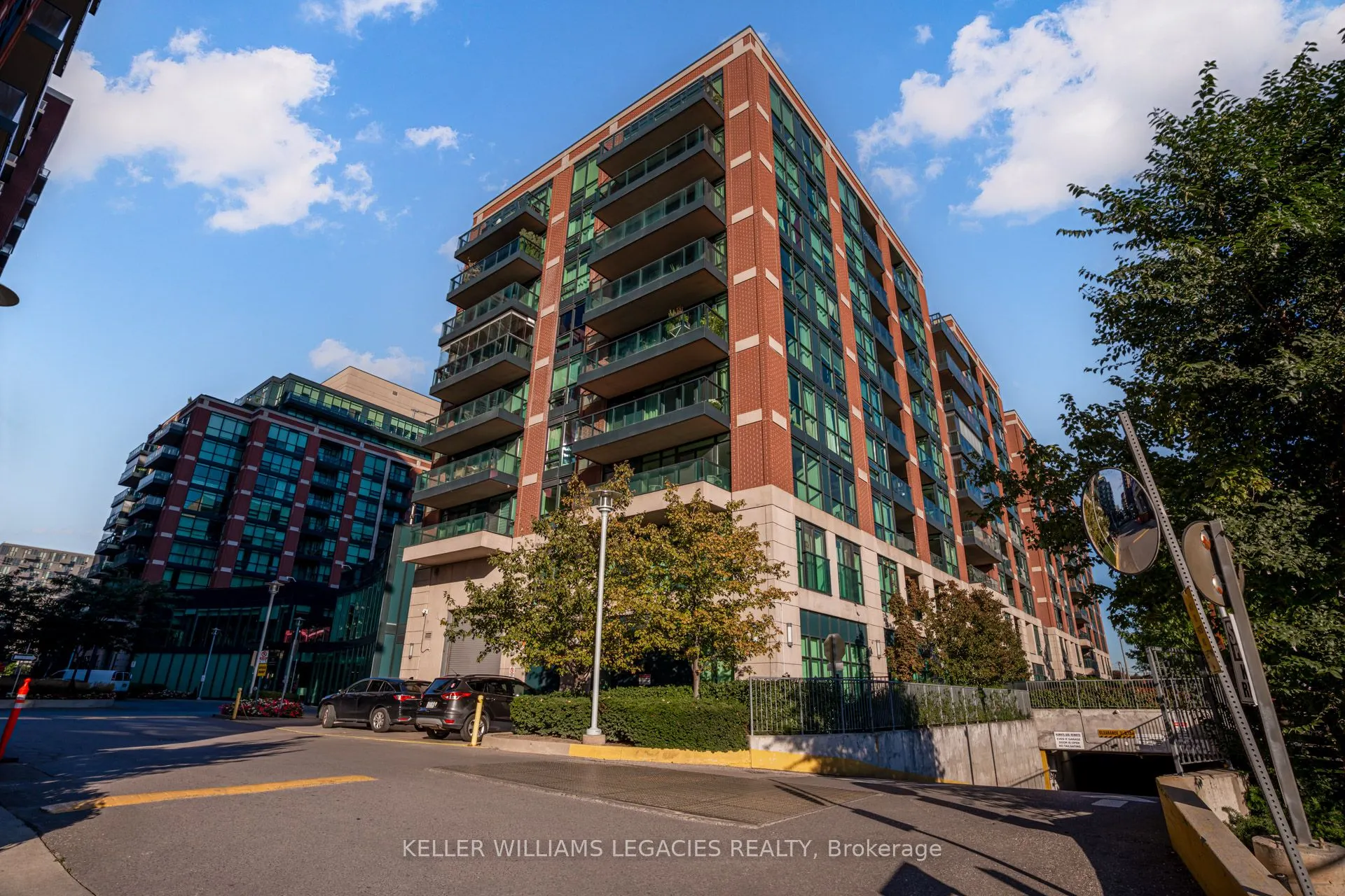525 Wilson Avenue, #842