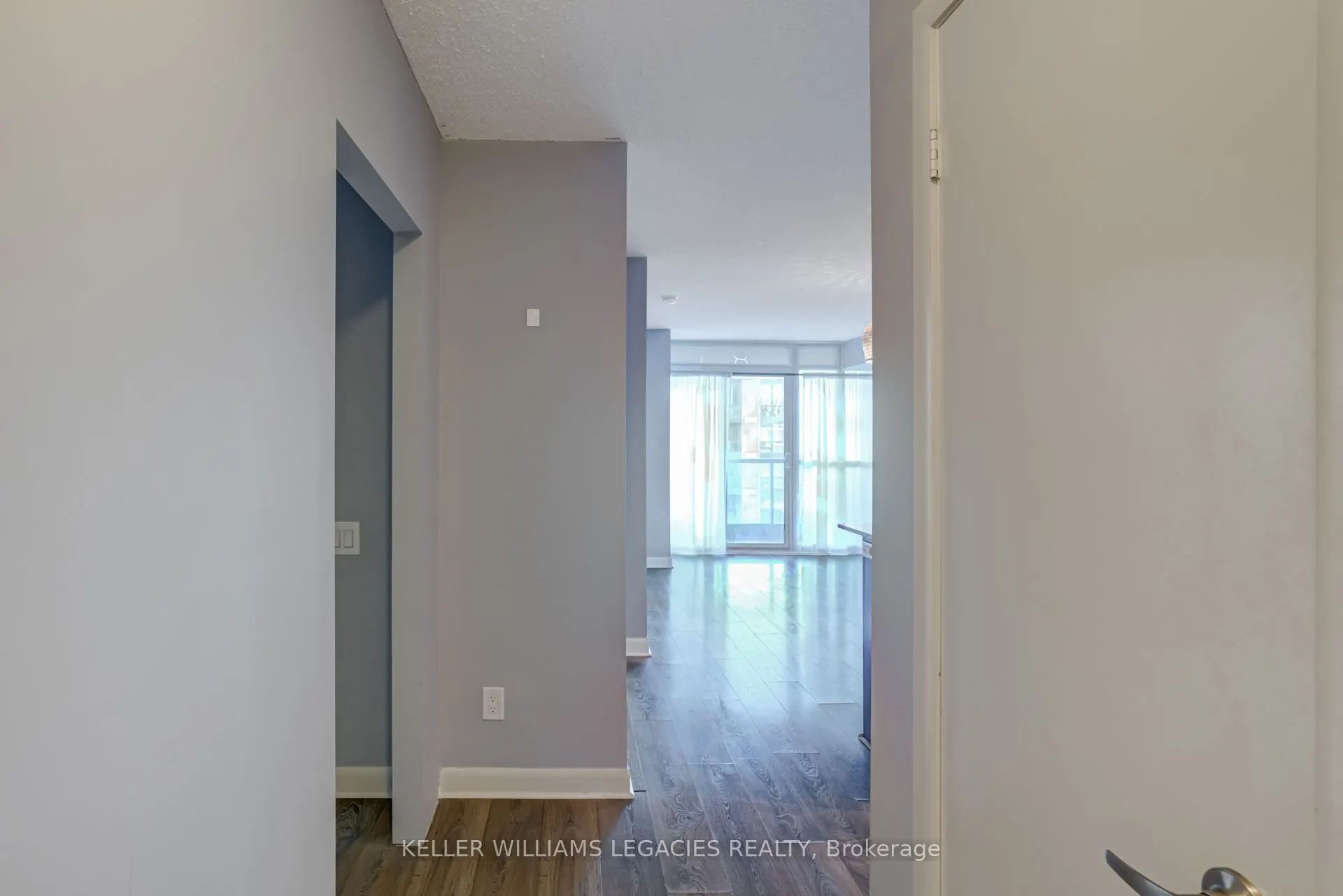 525 Wilson Avenue, #842