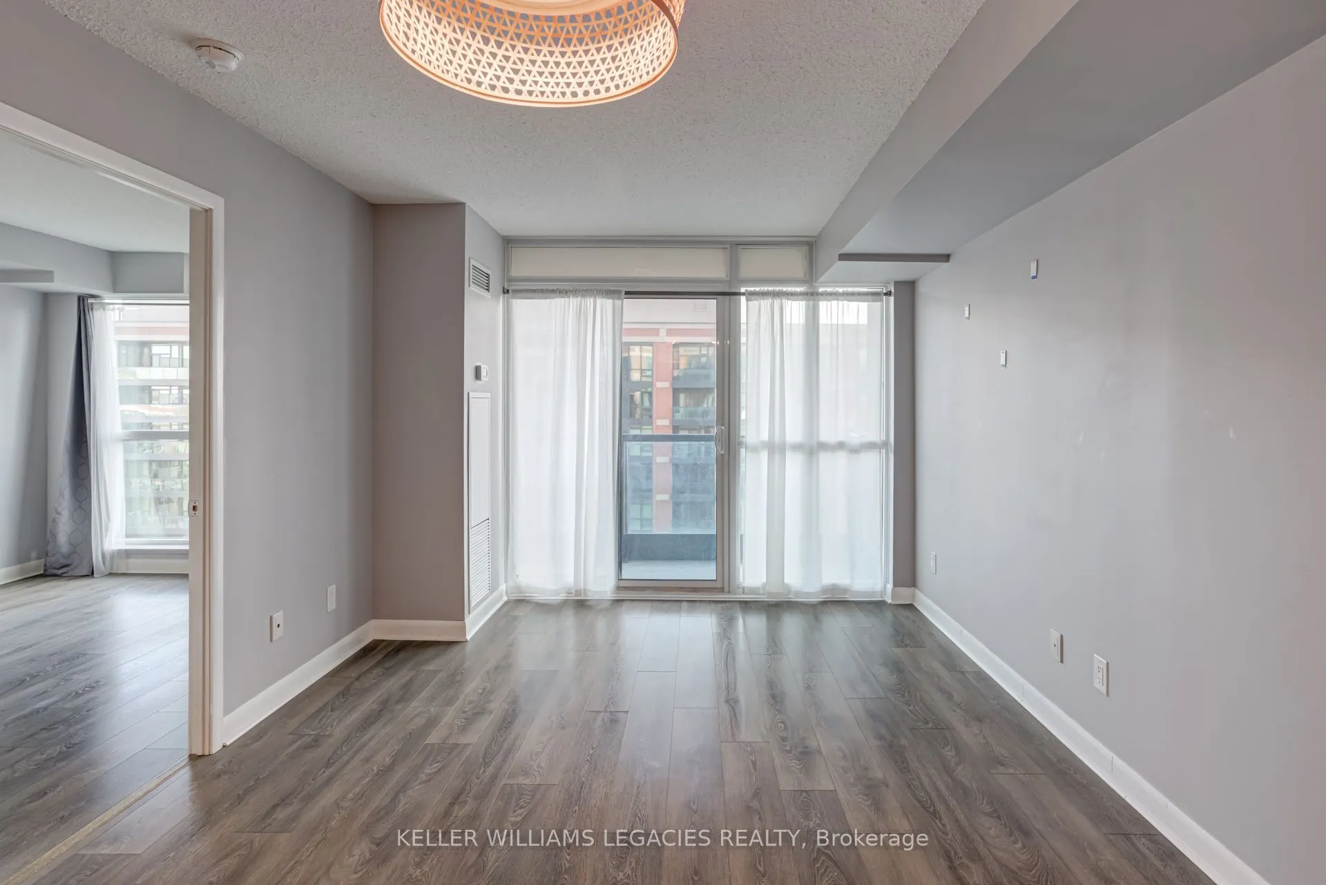 525 Wilson Avenue, #842