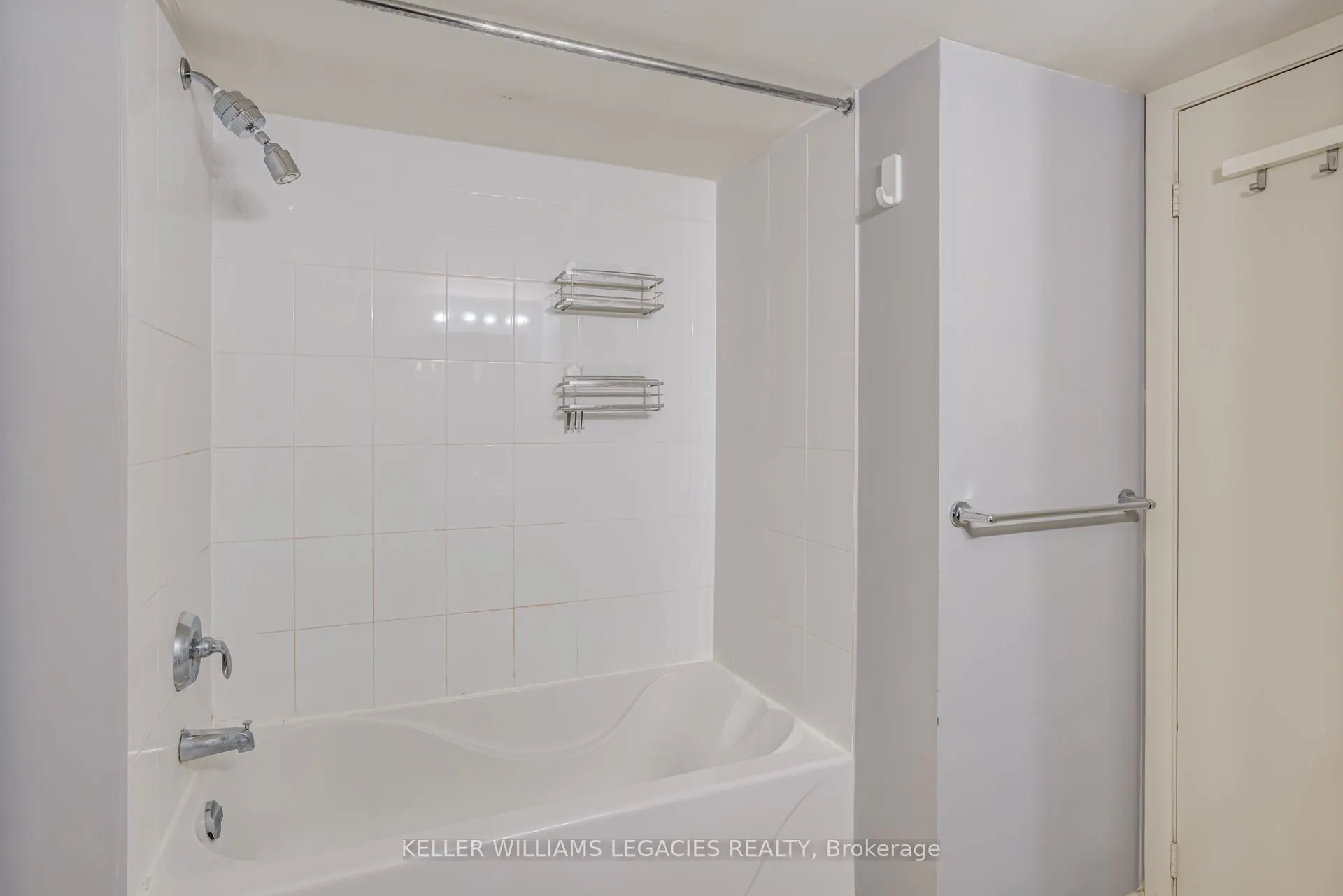 525 Wilson Avenue, #842