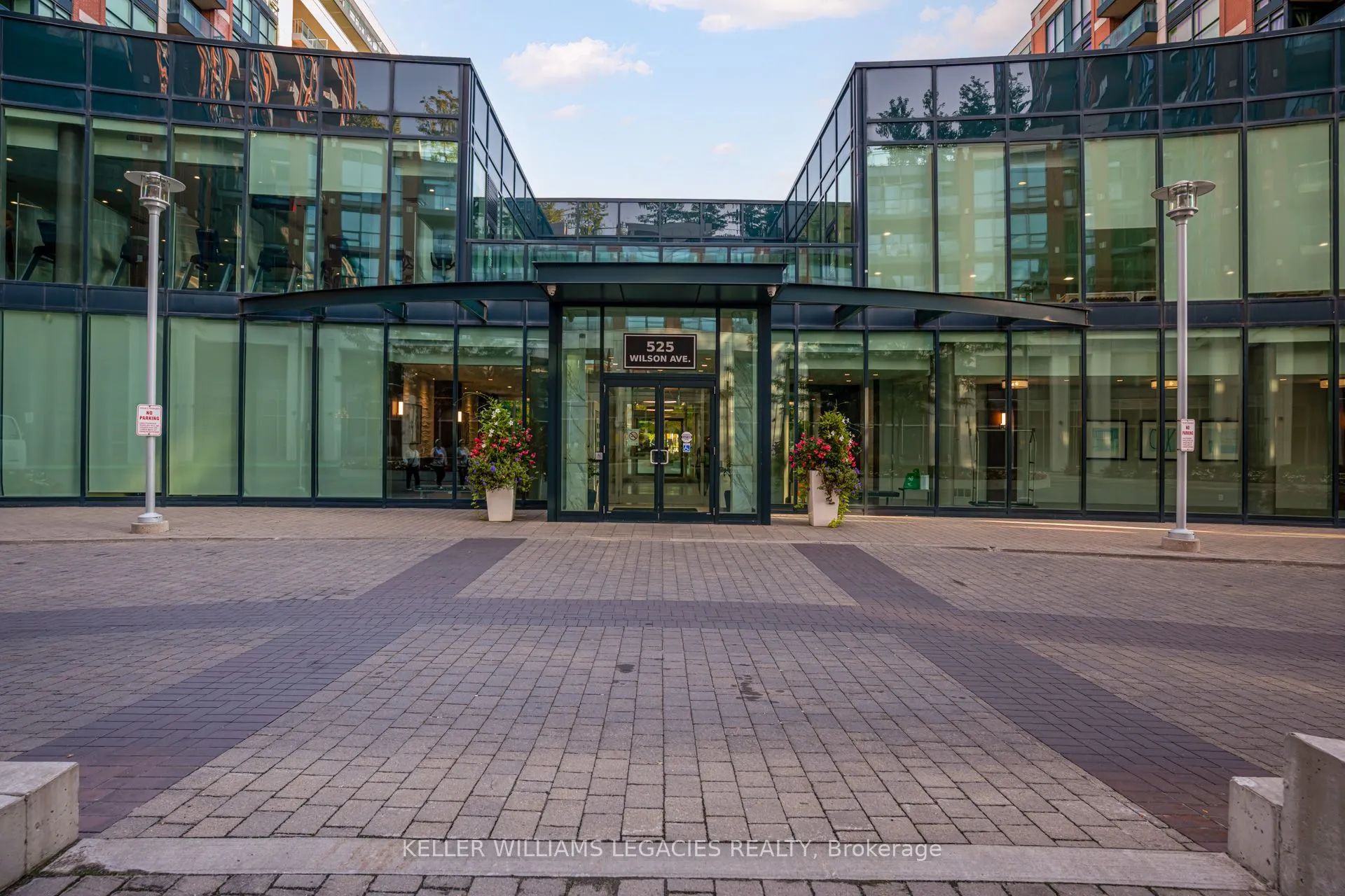 525 Wilson Avenue, #842