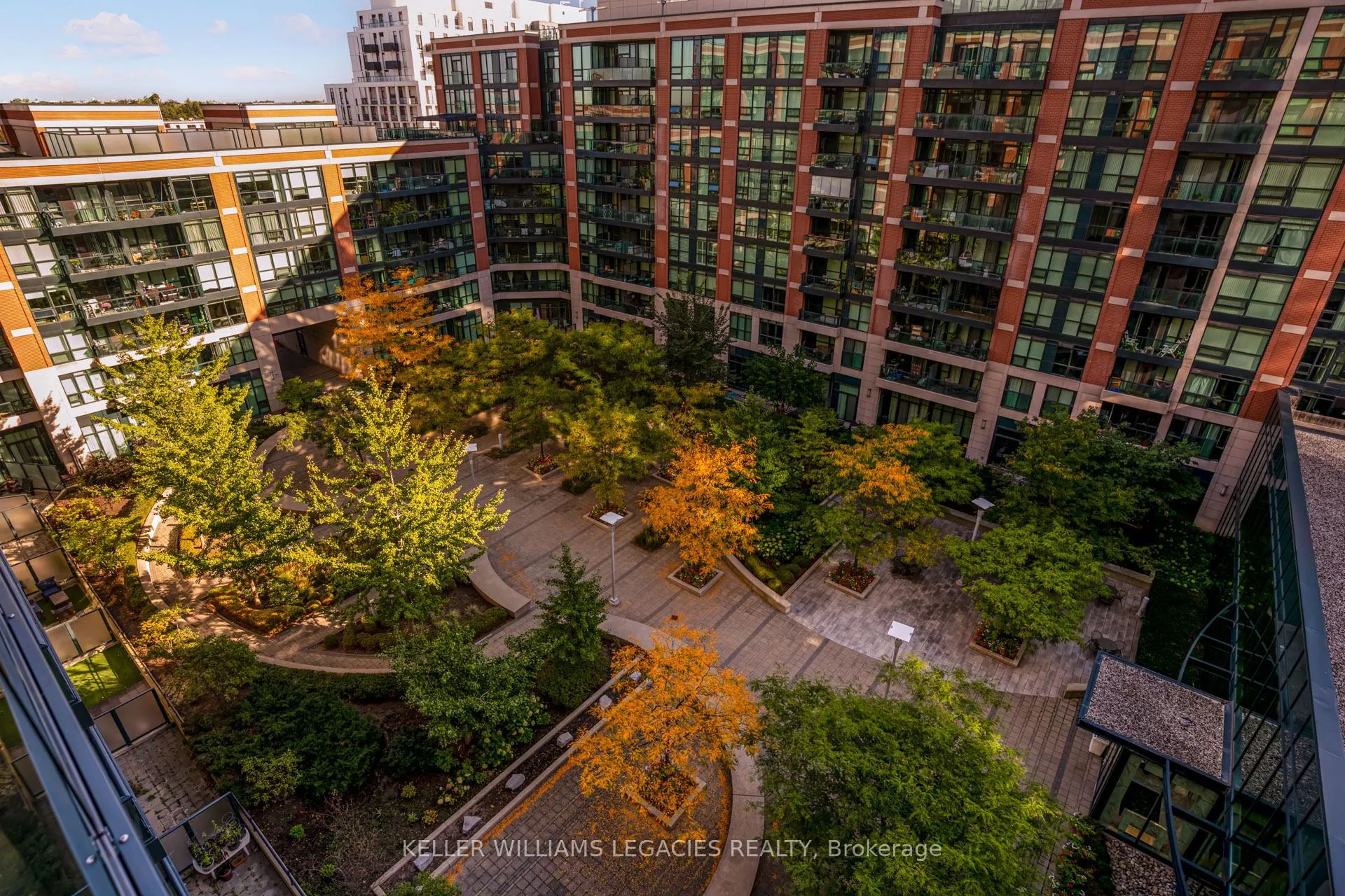 525 Wilson Avenue, #842