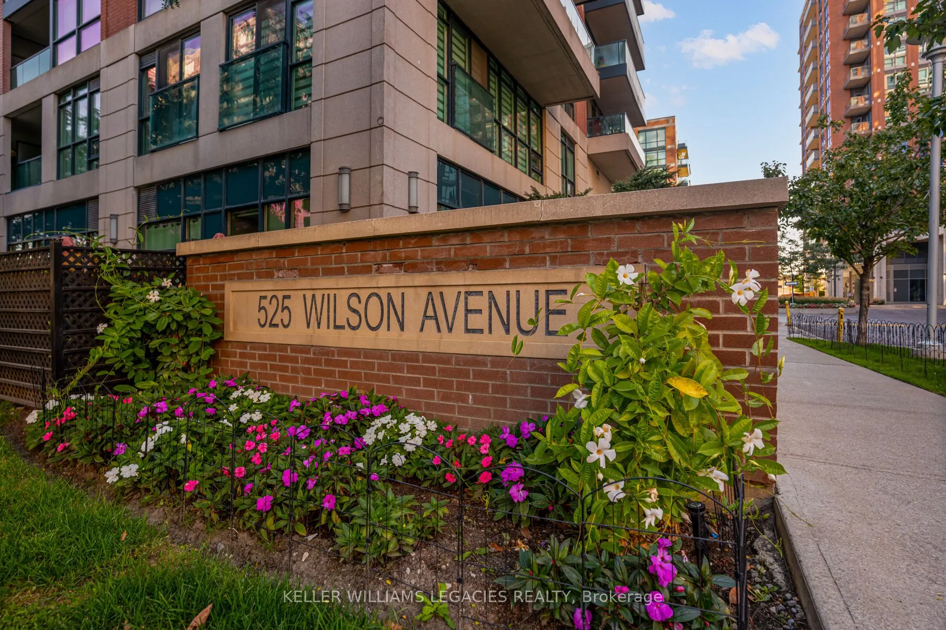 525 Wilson Avenue, #842