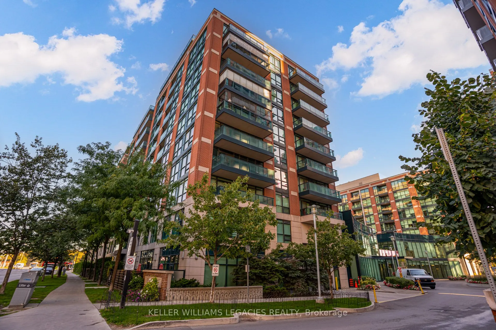 525 Wilson Avenue, #842