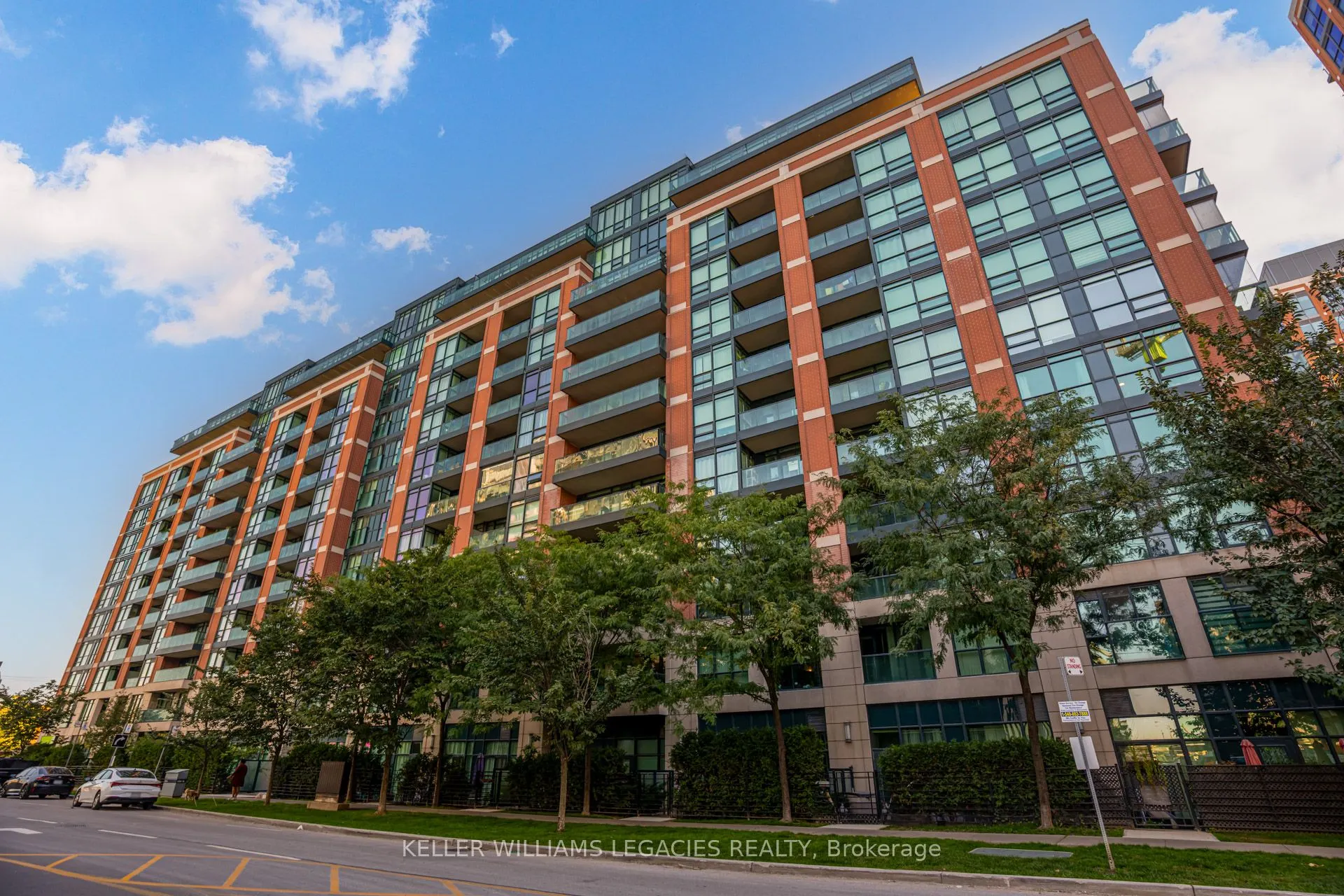 525 Wilson Avenue, #842