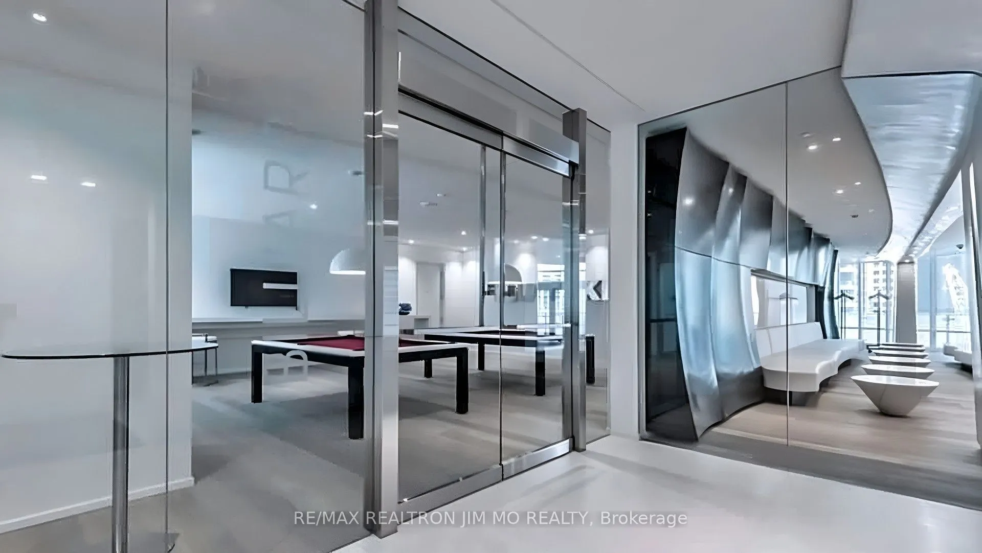 1 Bloor Street E, #3401