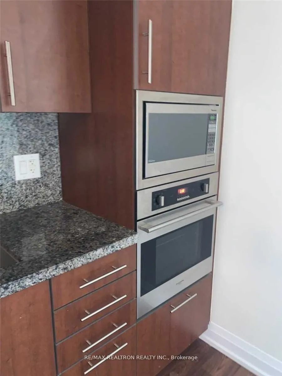 5 Sheppard Avenue E, #2718