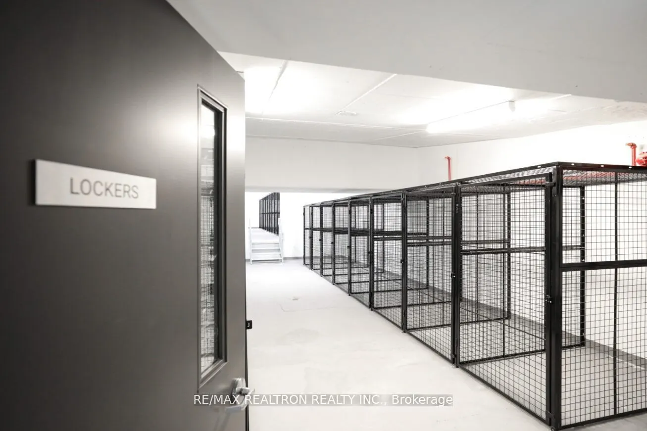 2525 Bathurst Street, #407