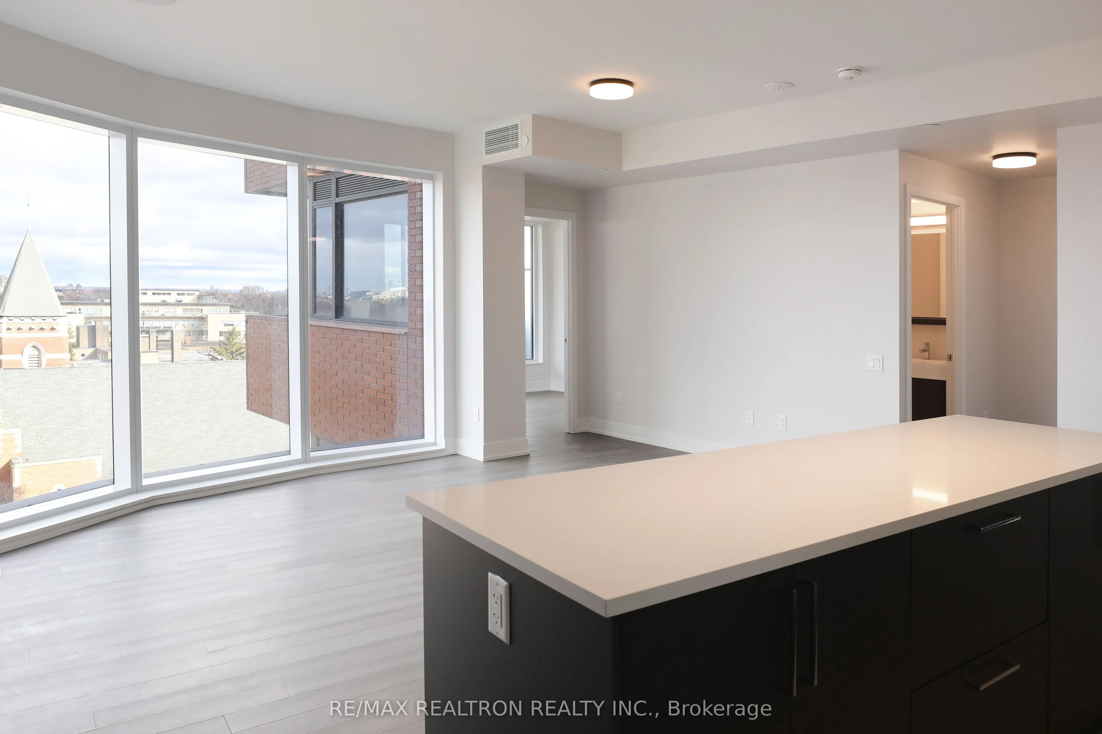 2525 Bathurst Street, #407