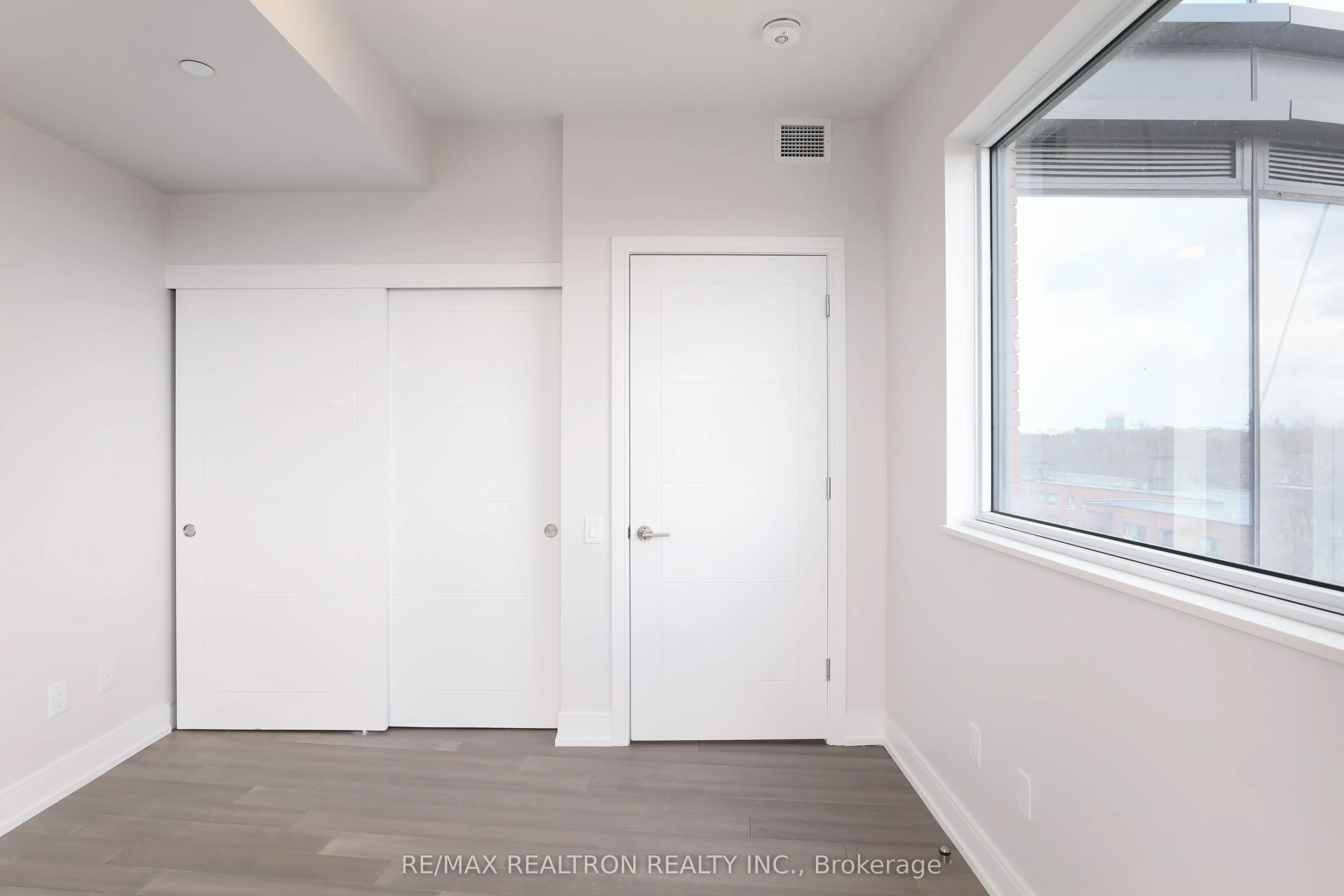 2525 Bathurst Street, #407