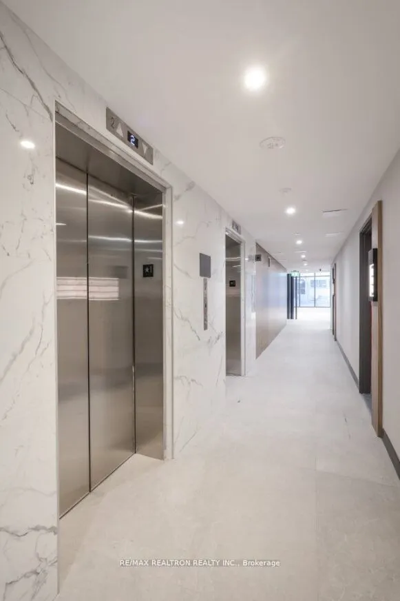 2525 Bathurst Street, #407