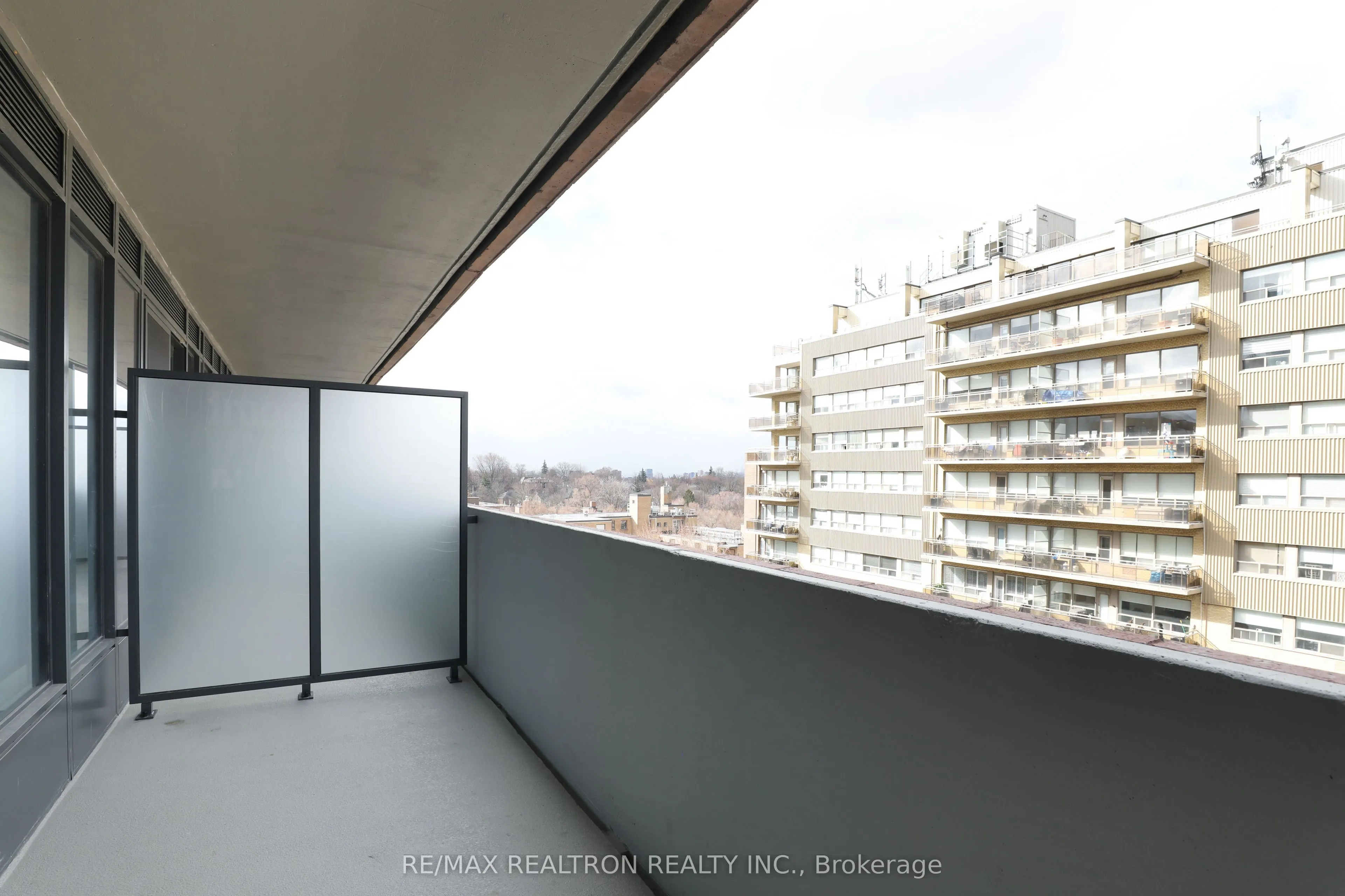 2525 Bathurst Street, #407