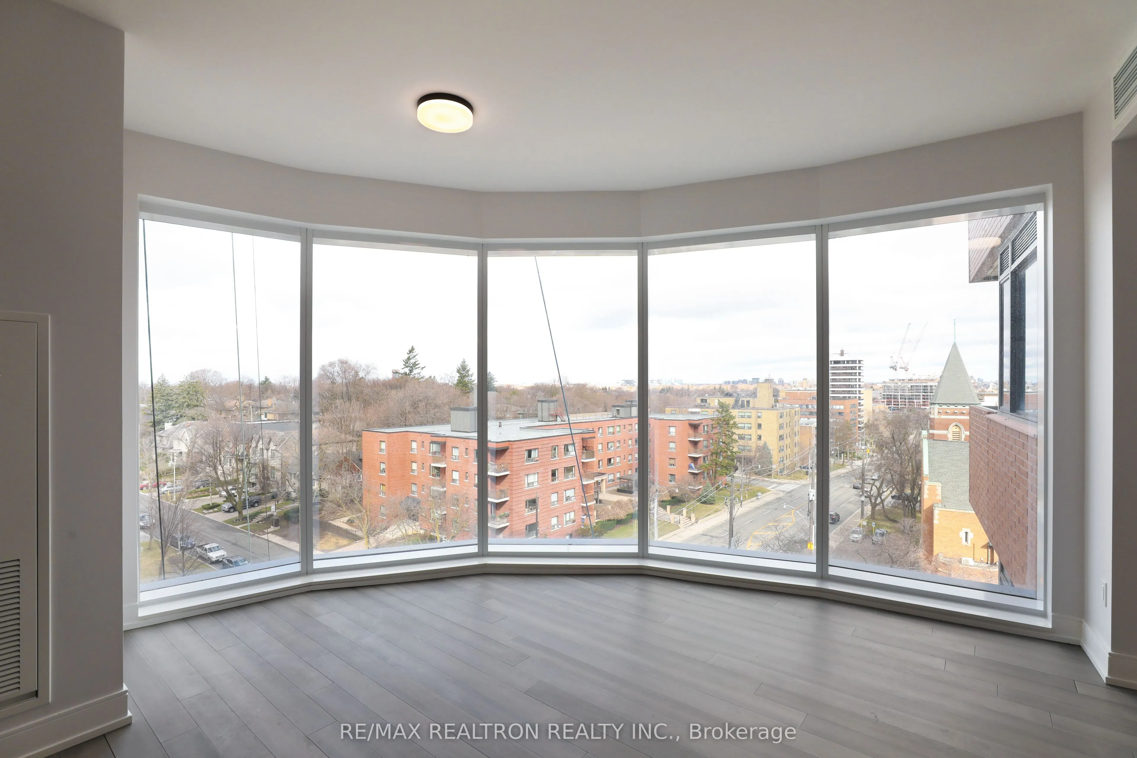 2525 Bathurst Street, #407