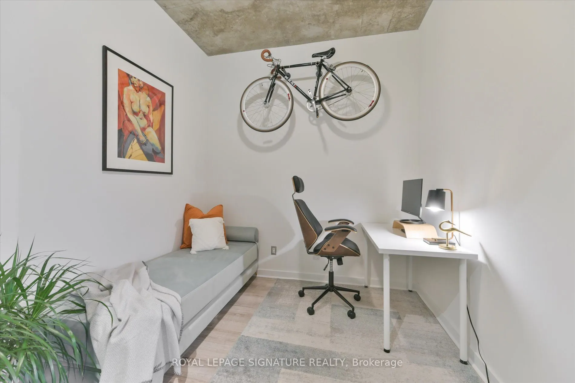 23 Brant Street, #305