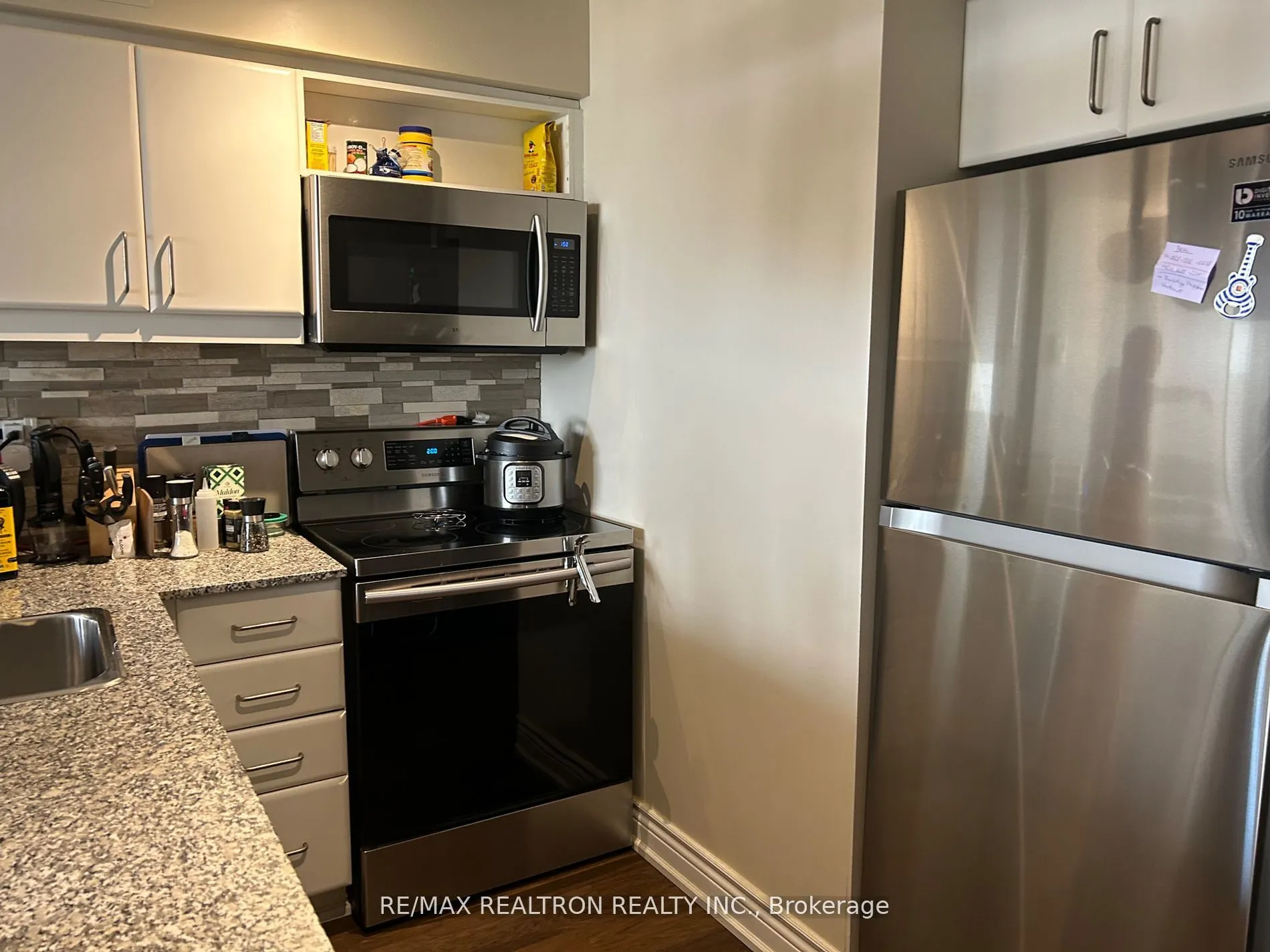 33 Sheppard Avenue E, #2912