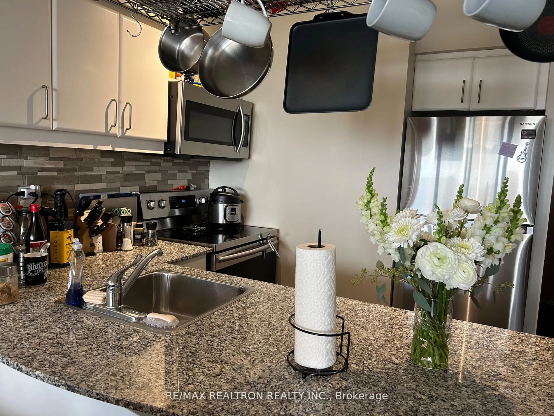 33 Sheppard Avenue E, #2912