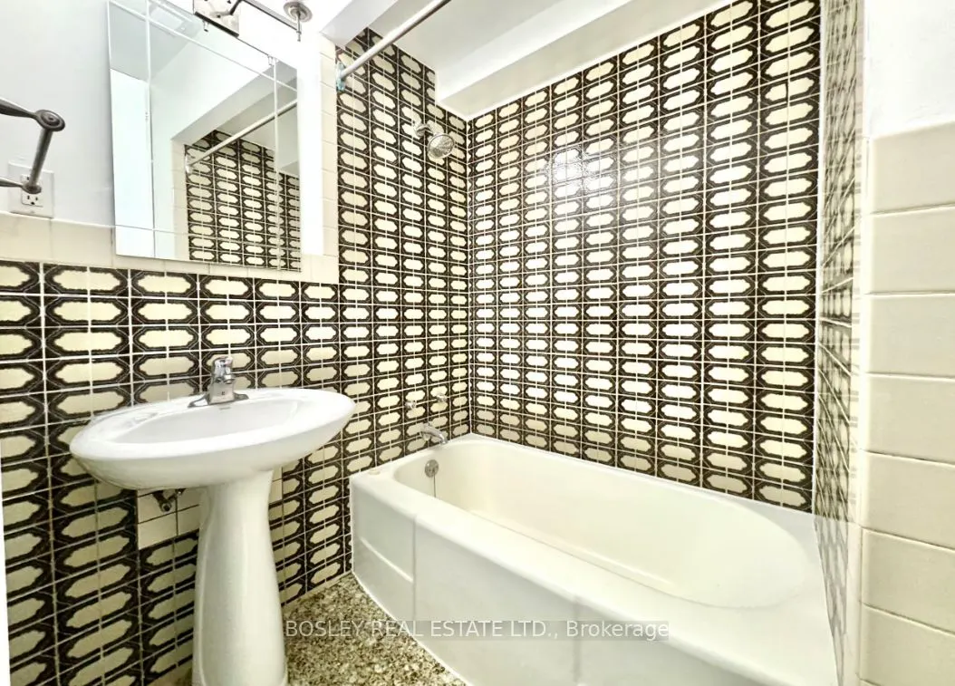 740 Eglinton Avenue W, #108
