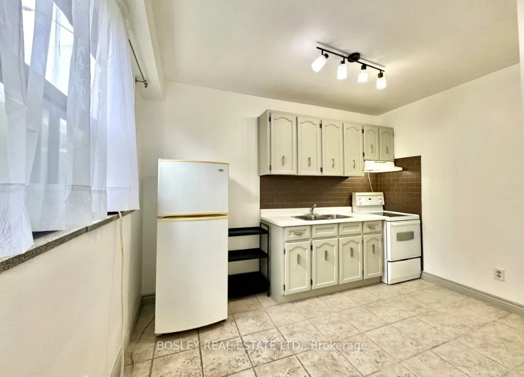 740 Eglinton Avenue W, #108