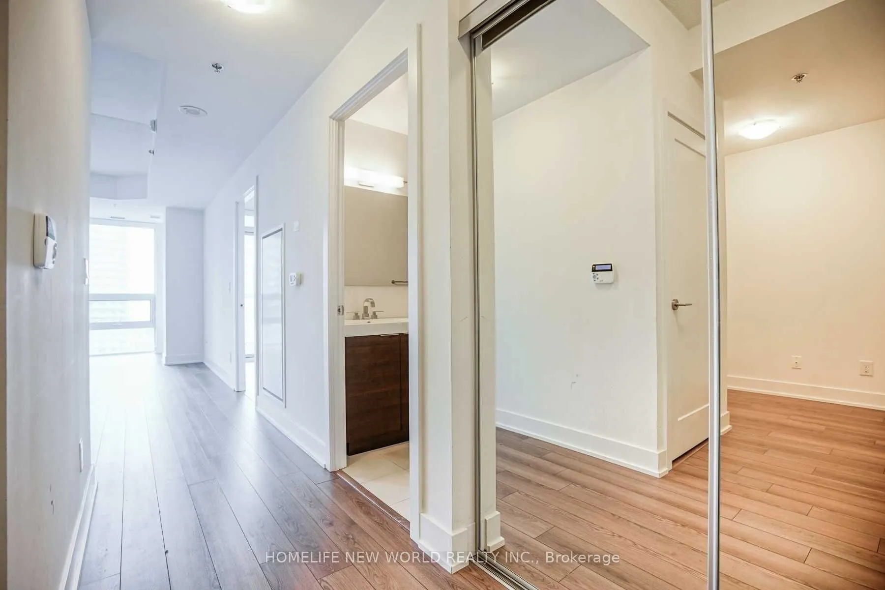 318 Richmond Street W, #2708