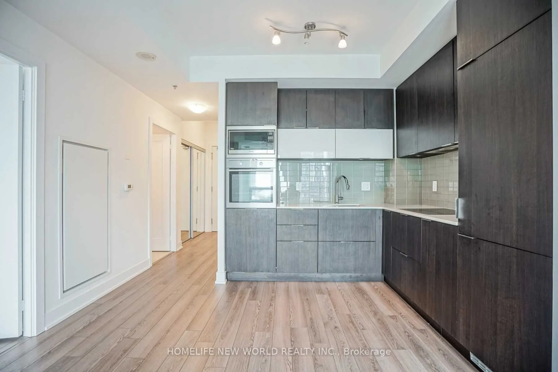 318 Richmond Street W, #2708