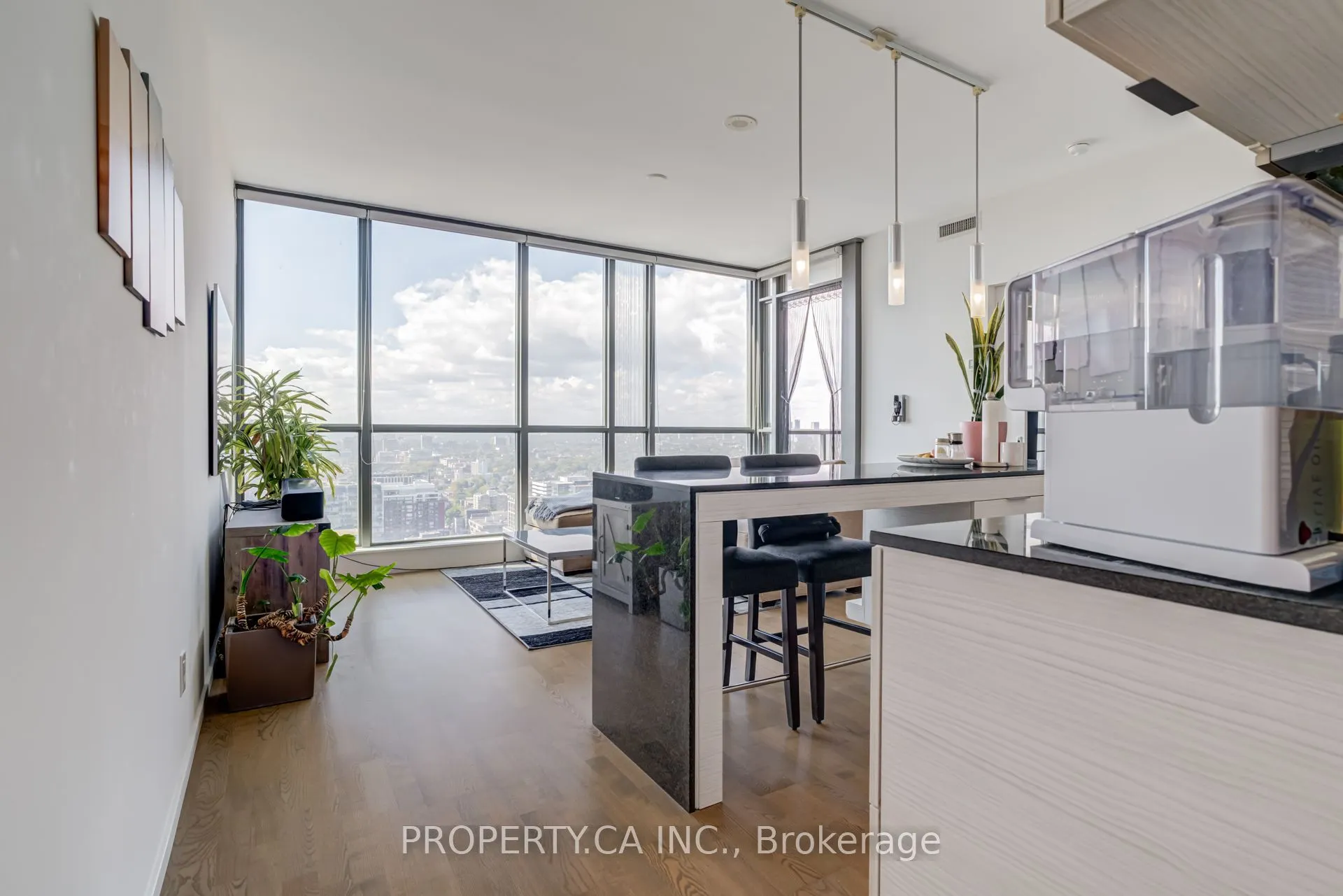 8 Charlotte Street, #3207
