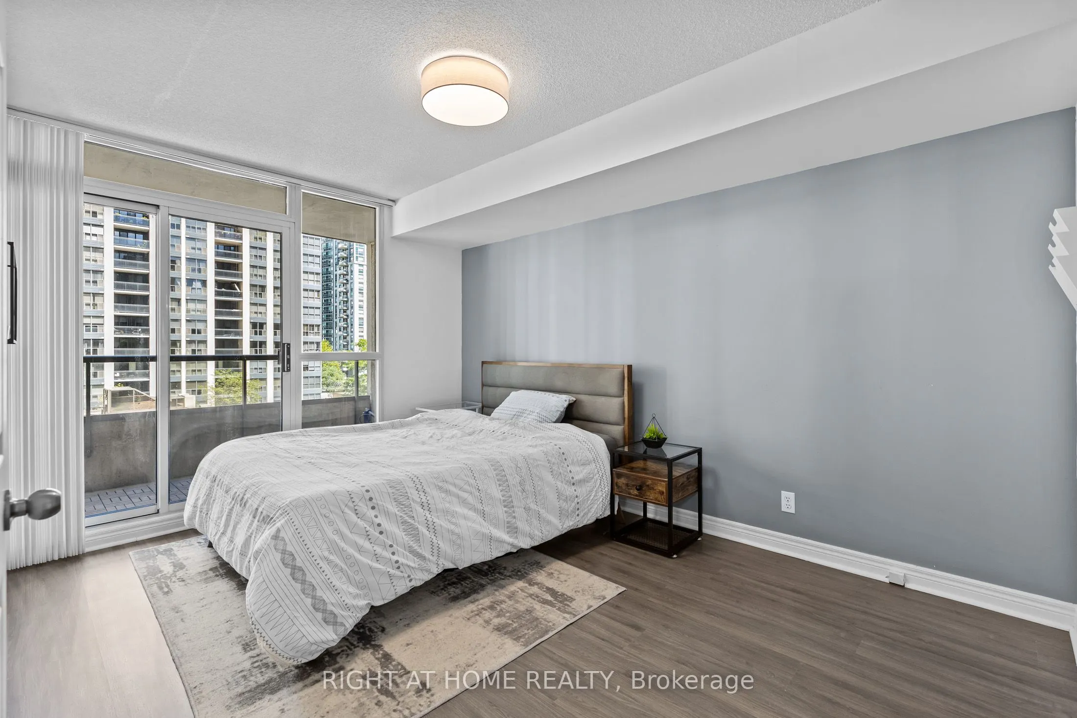 23 Hollywood Avenue, #503