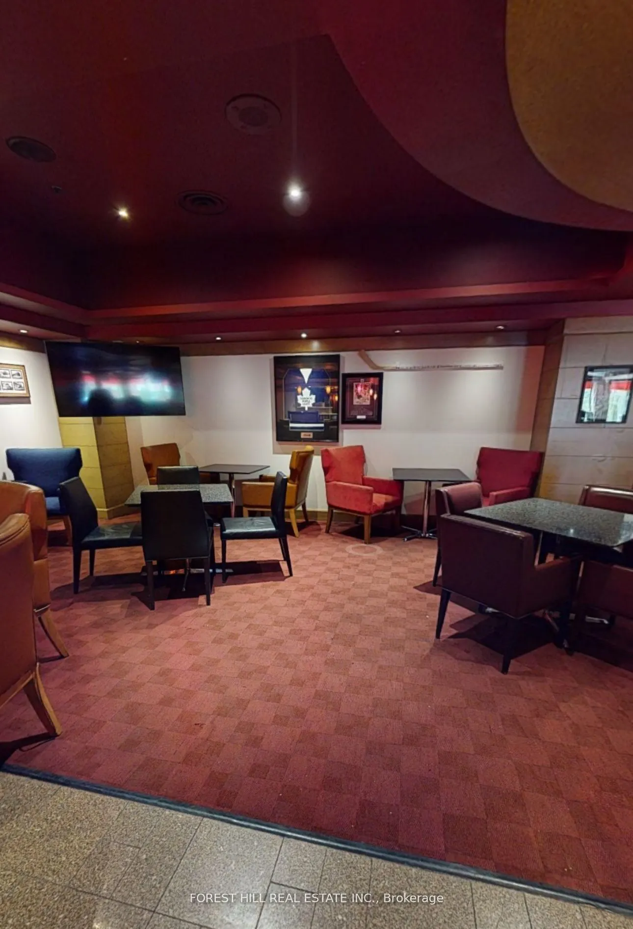 33 Gerrard Street W, #CHELSEA HOTEL (Monarchs)