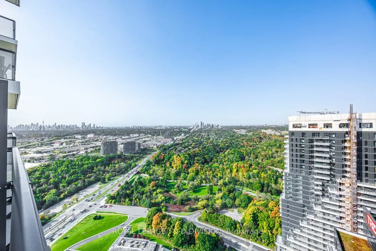 30 Inn On The Park Drive, #4301
