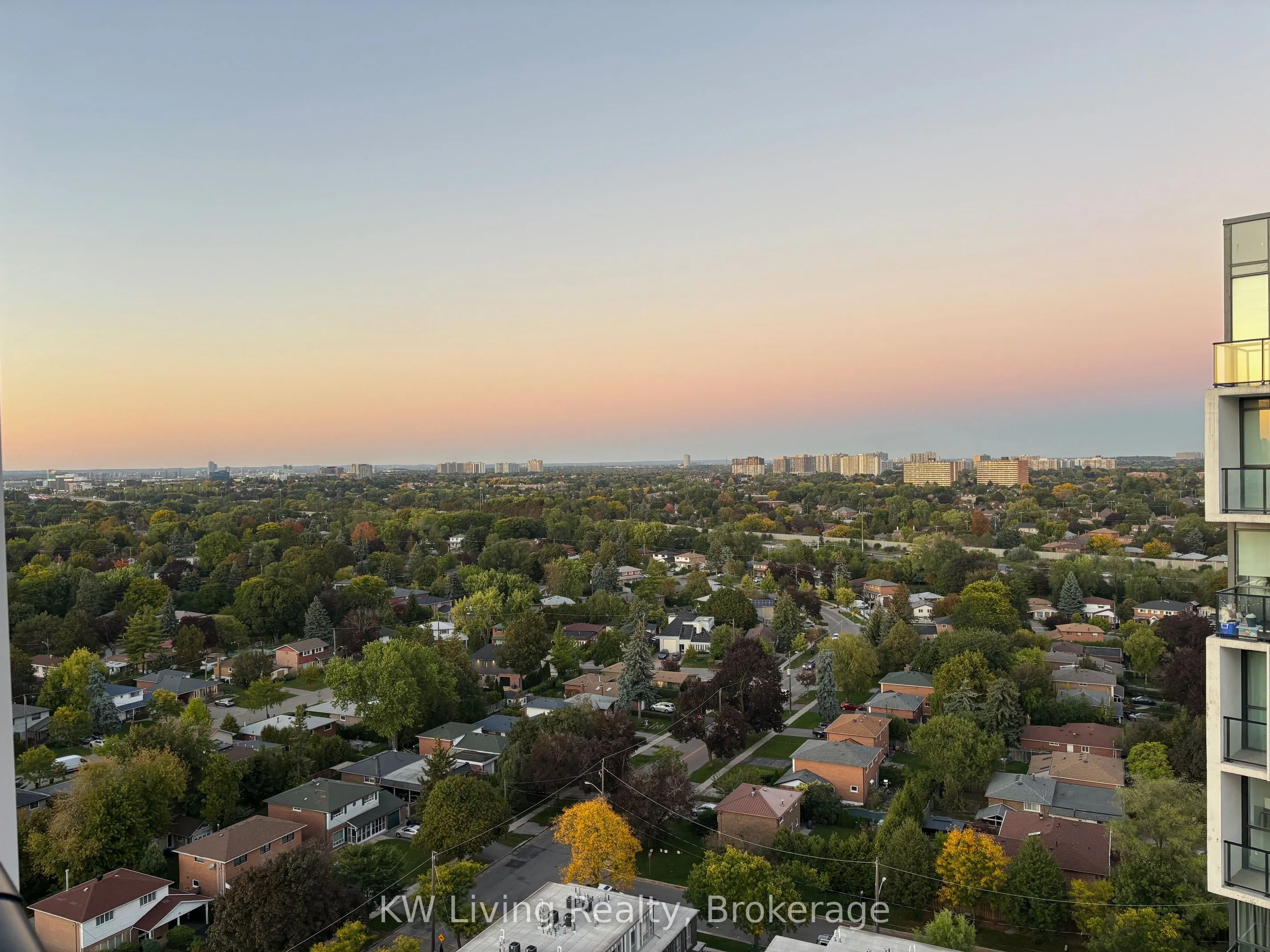 128 Fairview Mall Drive, #1609