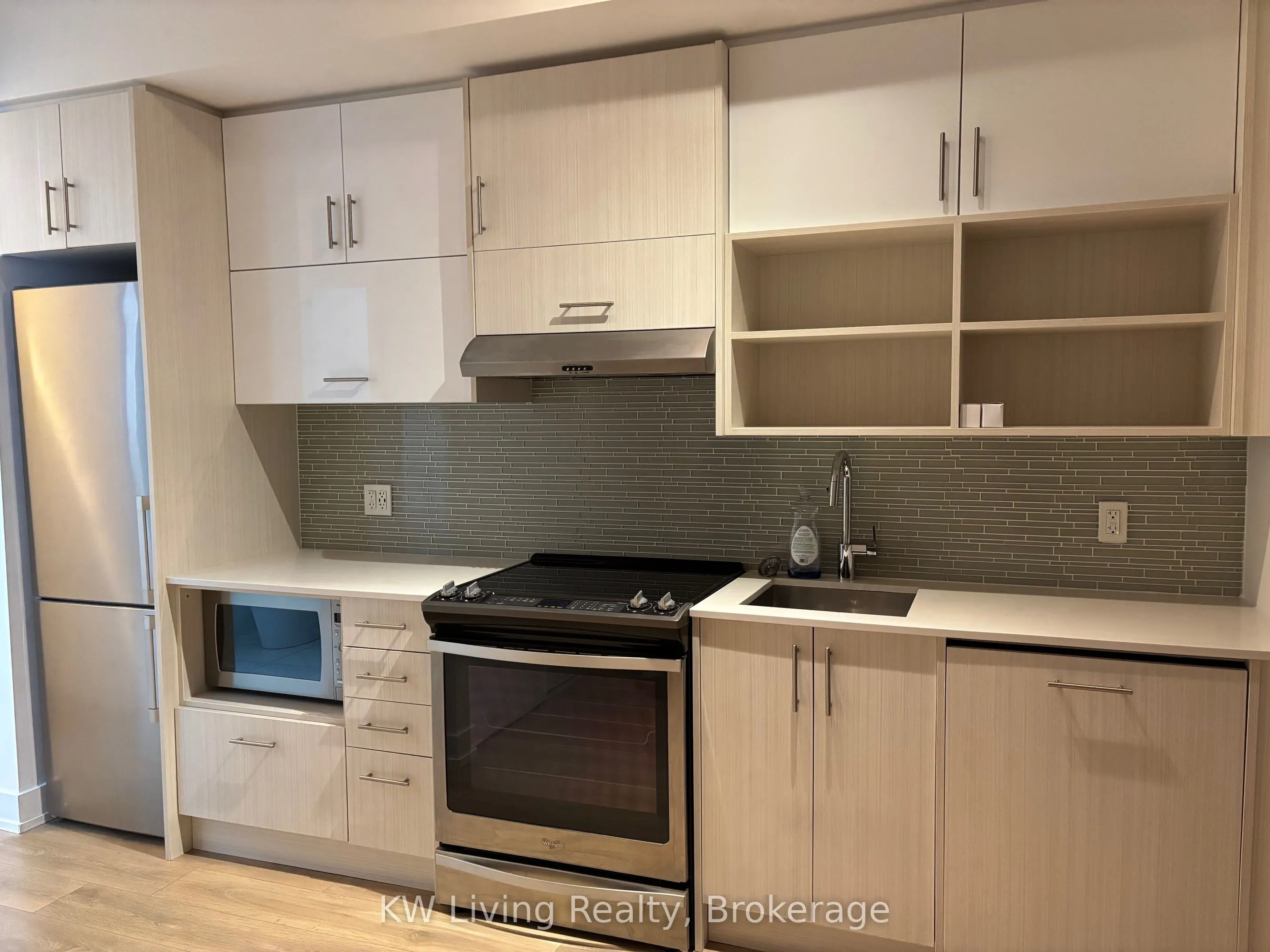 128 Fairview Mall Drive, #1609