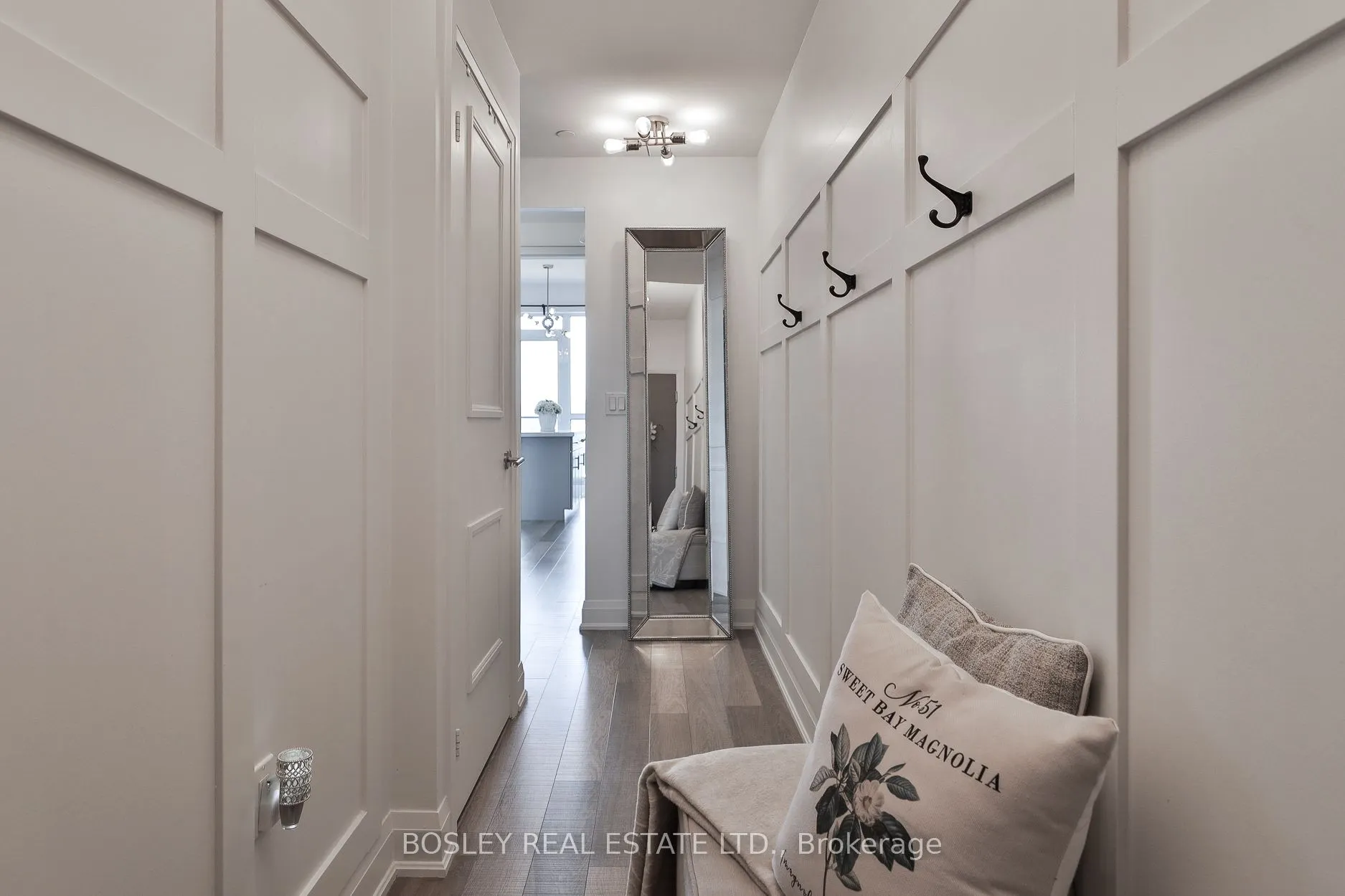 160 Vanderhoof Avenue, #LPH10