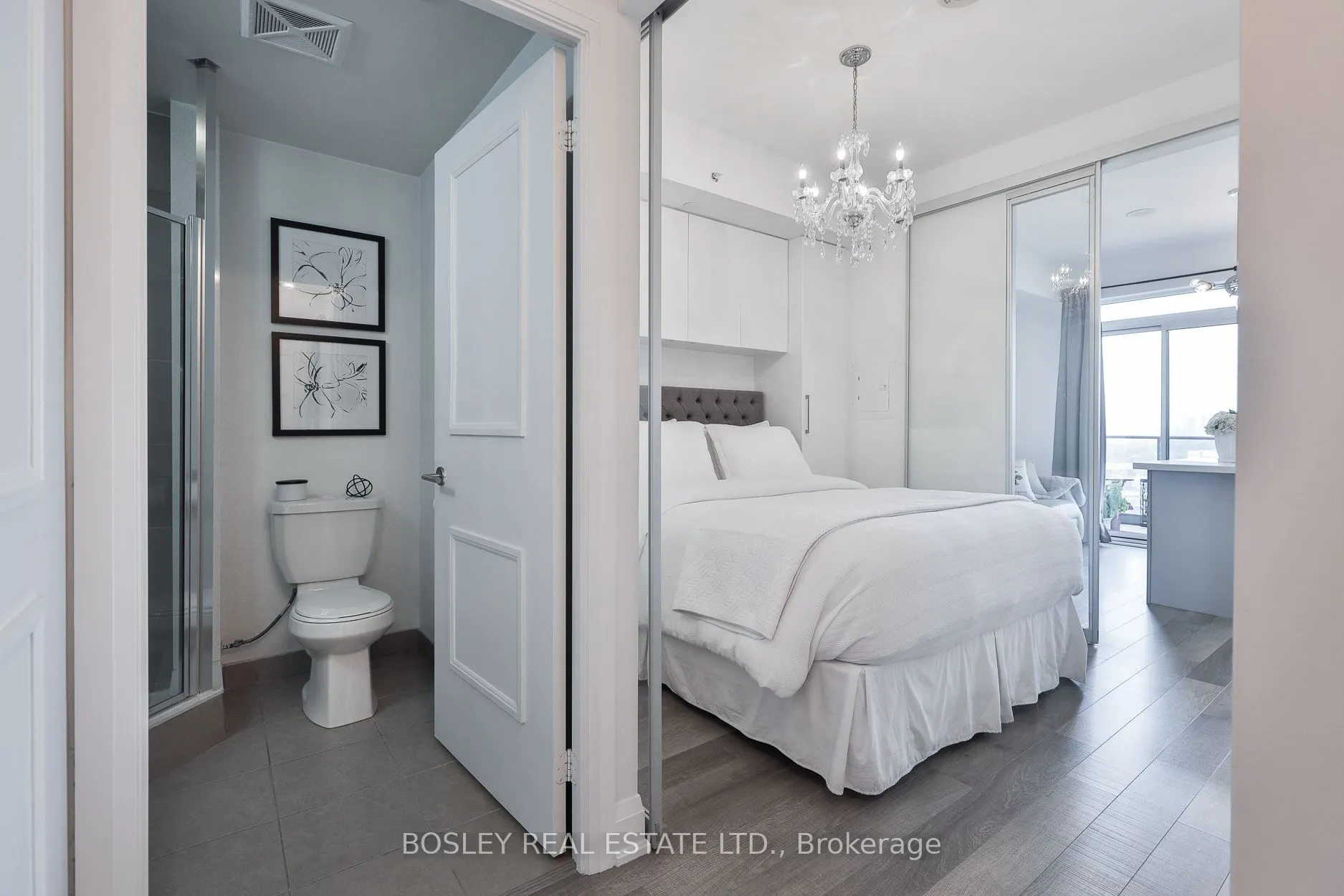160 Vanderhoof Avenue, #LPH10