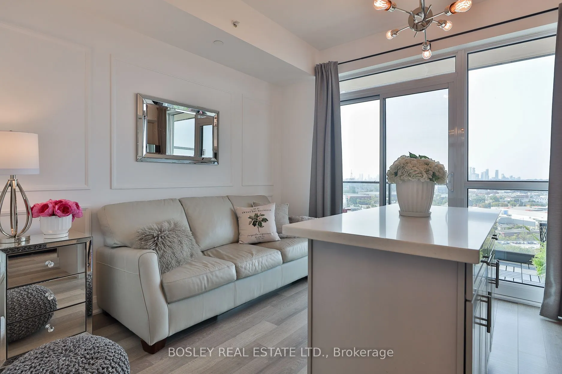 160 Vanderhoof Avenue, #LPH10