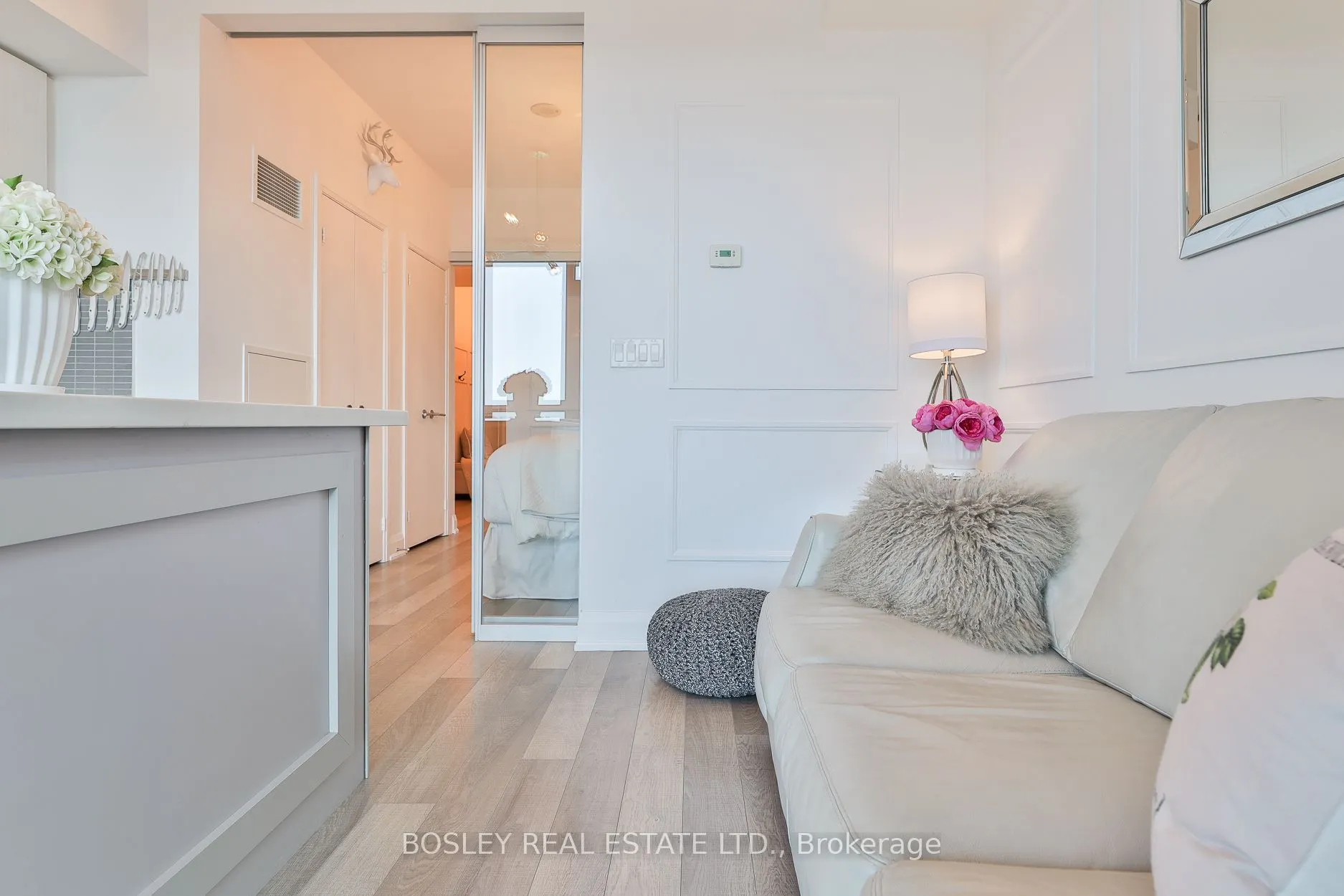 160 Vanderhoof Avenue, #LPH10