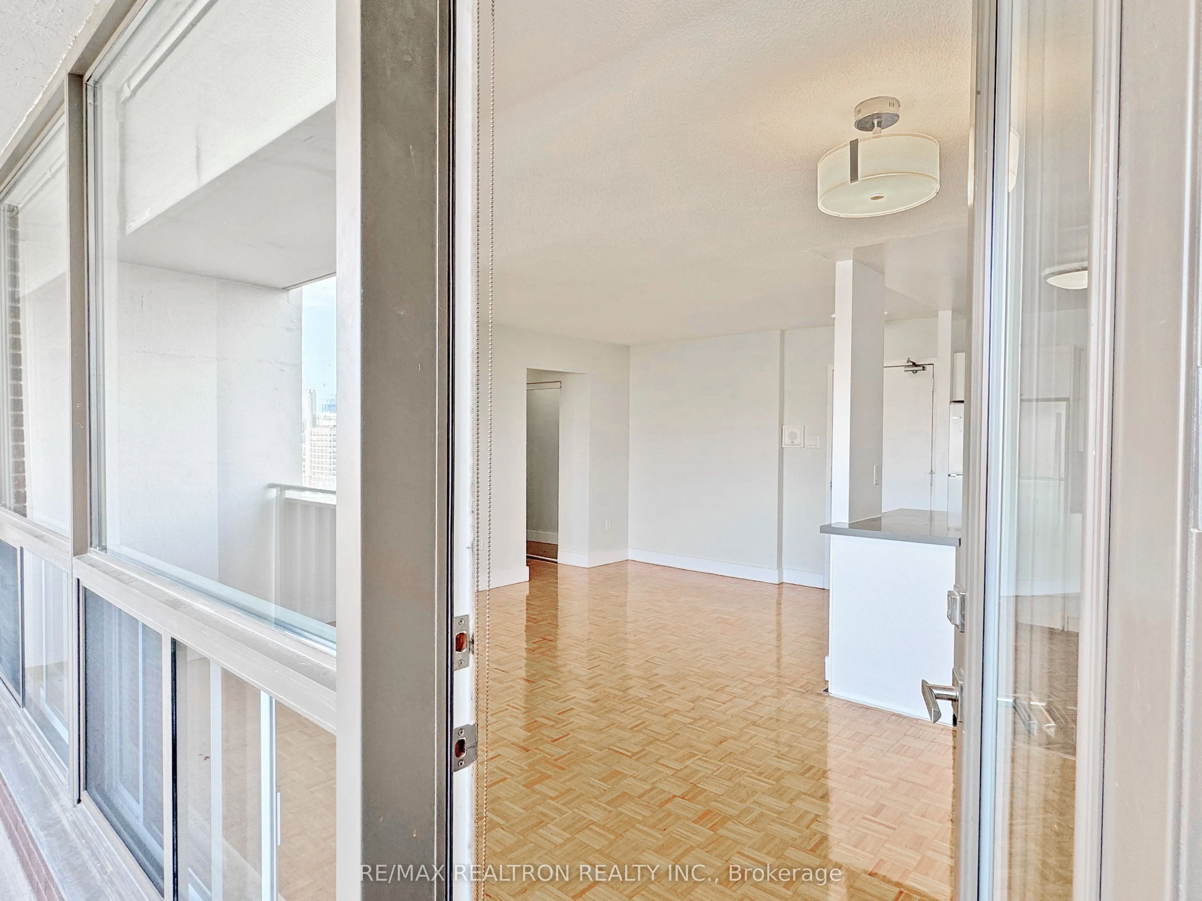 666 Spadina Avenue, #2010