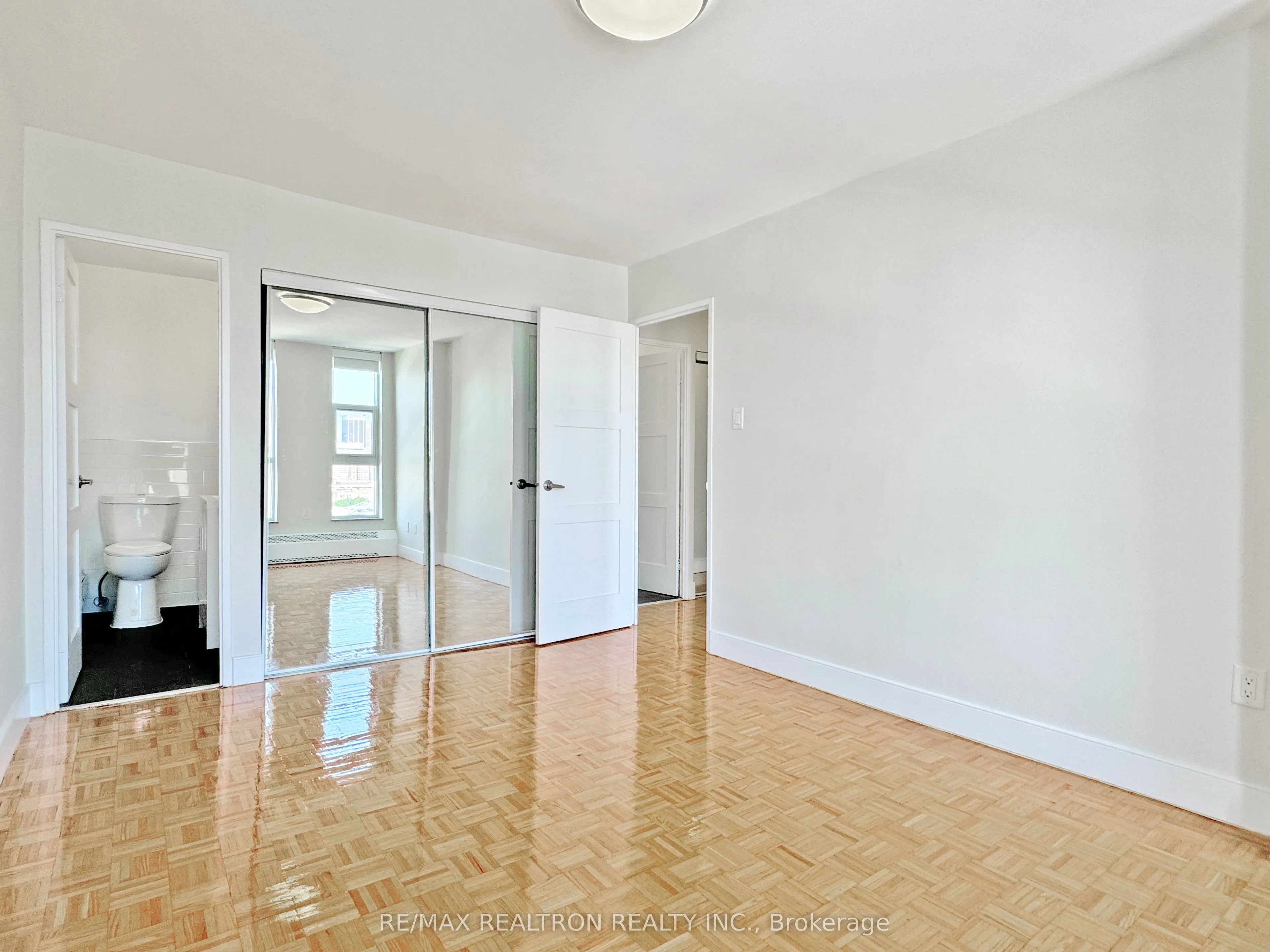 666 Spadina Avenue, #2010