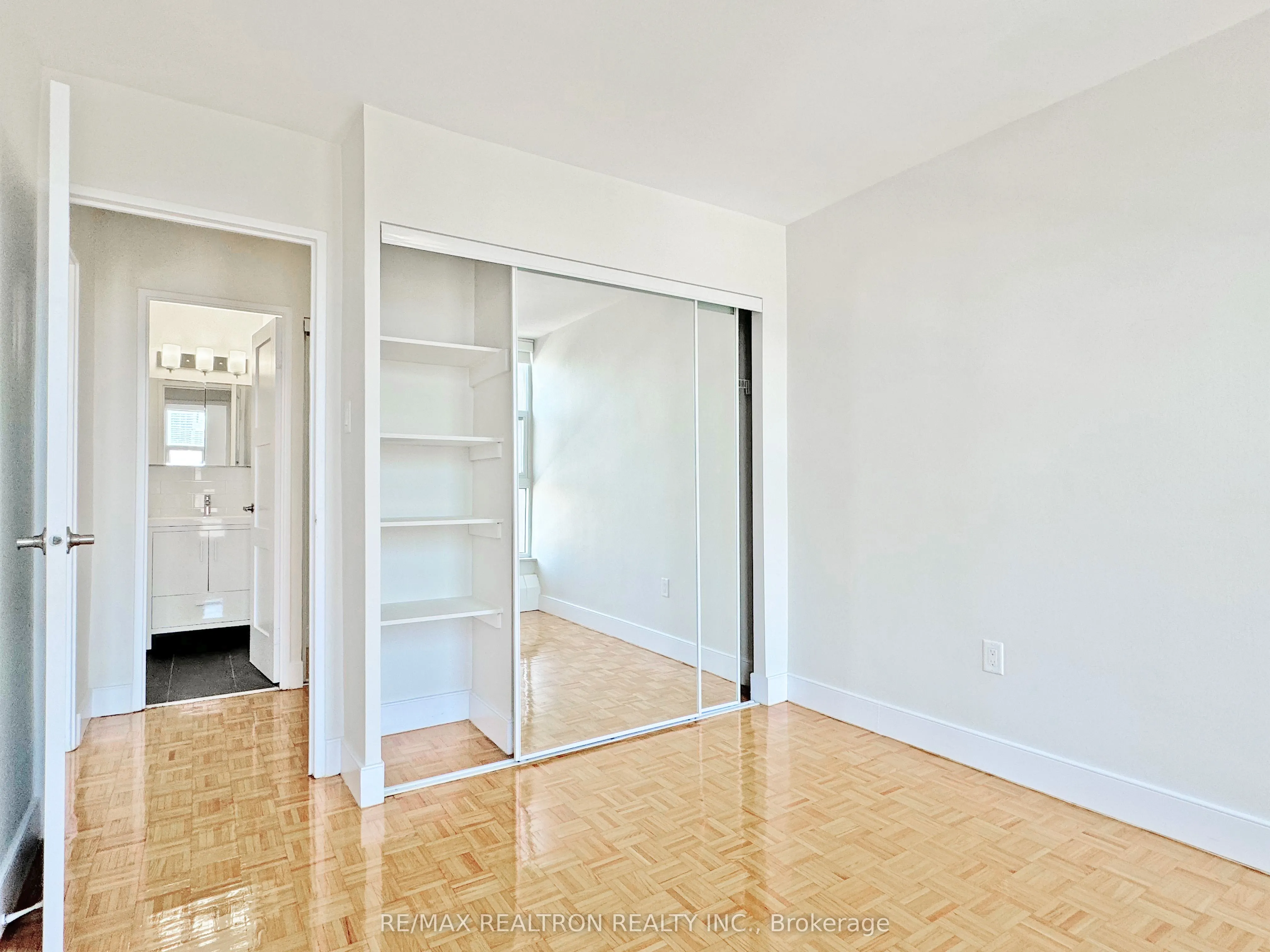 666 Spadina Avenue, #2010